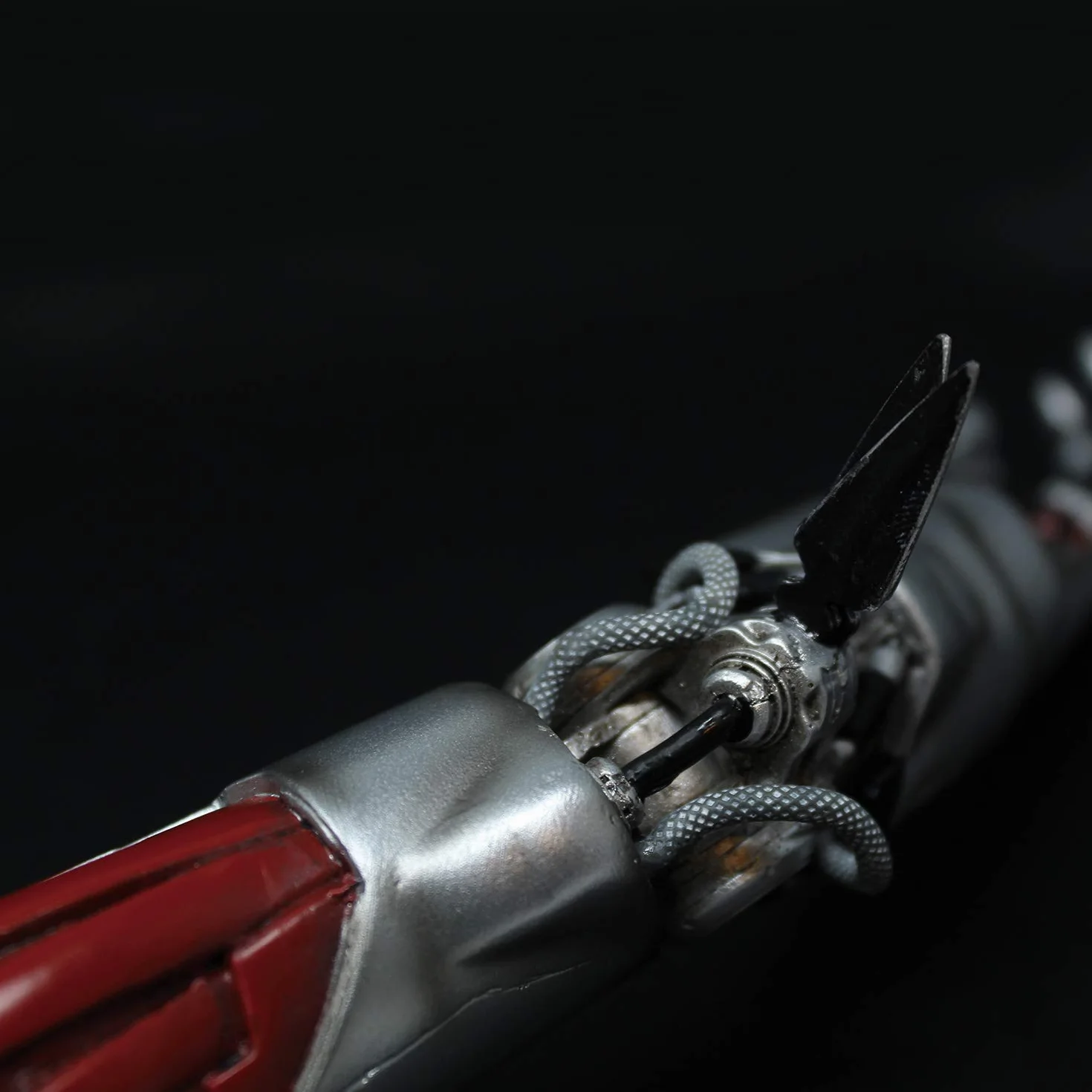 Ramię Johnny Silverhand Cyberpunk 2077 30 cm