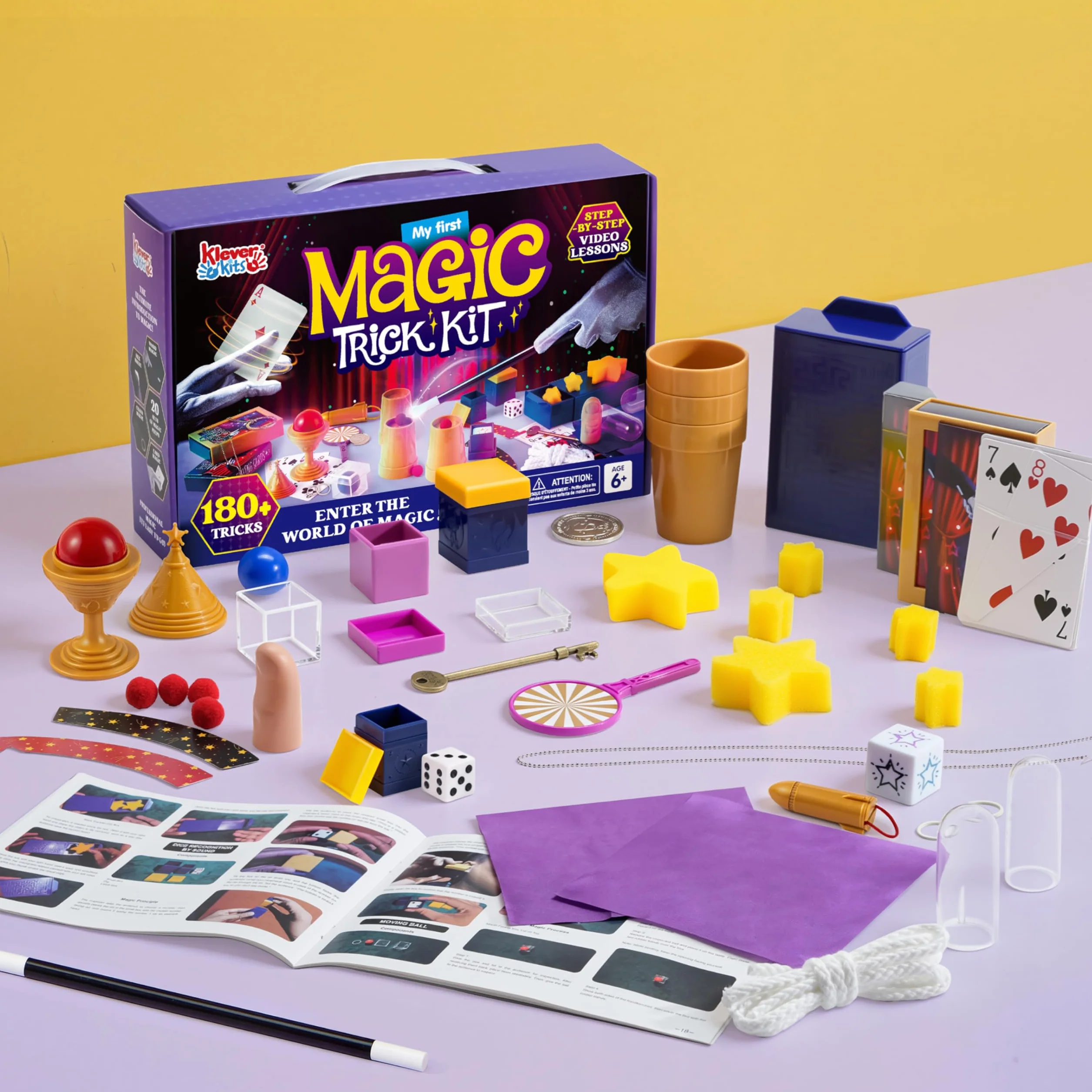 Klever Kits 180+ Magiczna gra Mój pierwszy magiczny zestaw sztuczek, niesamowita zabawka czarodzieja z lekcjami wideo krok po kroku, dla dzieci powyżej 6 lat i łatwe sztuczki magicznej różdżki, karty