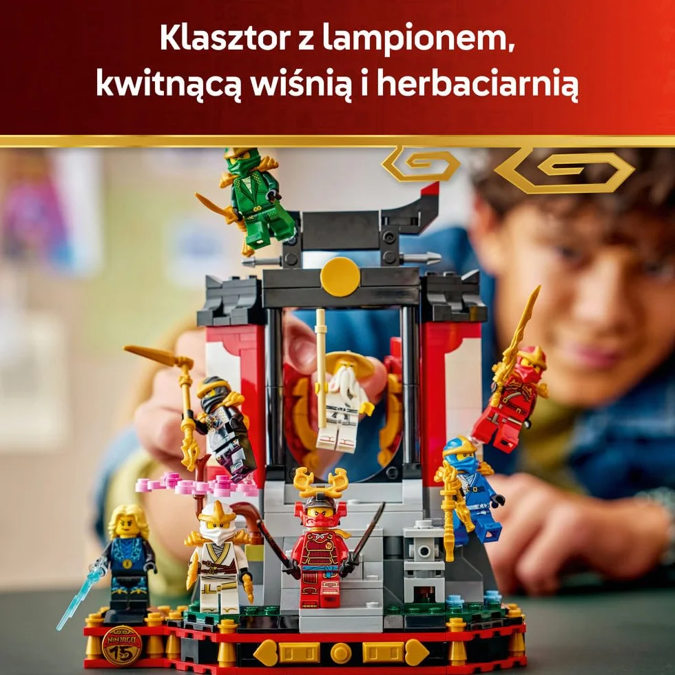 LEGO NINJAGO Ozdoba z postaciami ninja — 15-lecie, kolekcjonerski zestaw konstrukcyjny dla chłopców i dziewczynek, podstawka z ośmioma minifigurkami, pomysł na prezent urodzinowy dla 14-latka 71866