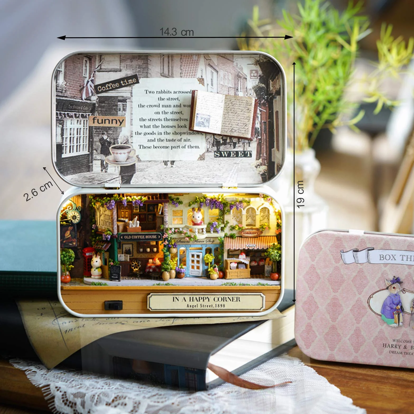 Cuteefun DIY Miniaturowe pudełko zestaw do budowy kina domowego Hnadmade Mini teatr w pudełku kreatywne rękodzieło prezenty dla kobiet (kącik przytulności)