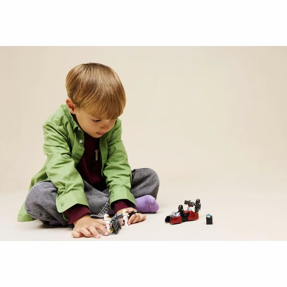 LEGO Star Wars Oblężenie Mandalory — zestaw bitewny, zabawka dla dzieci, klocki dla 6-latka z czterema minifigurkami i śmigaczem, pomysł na prezent dla chłopców i dziewczynek w wieku od 6 lat 75449