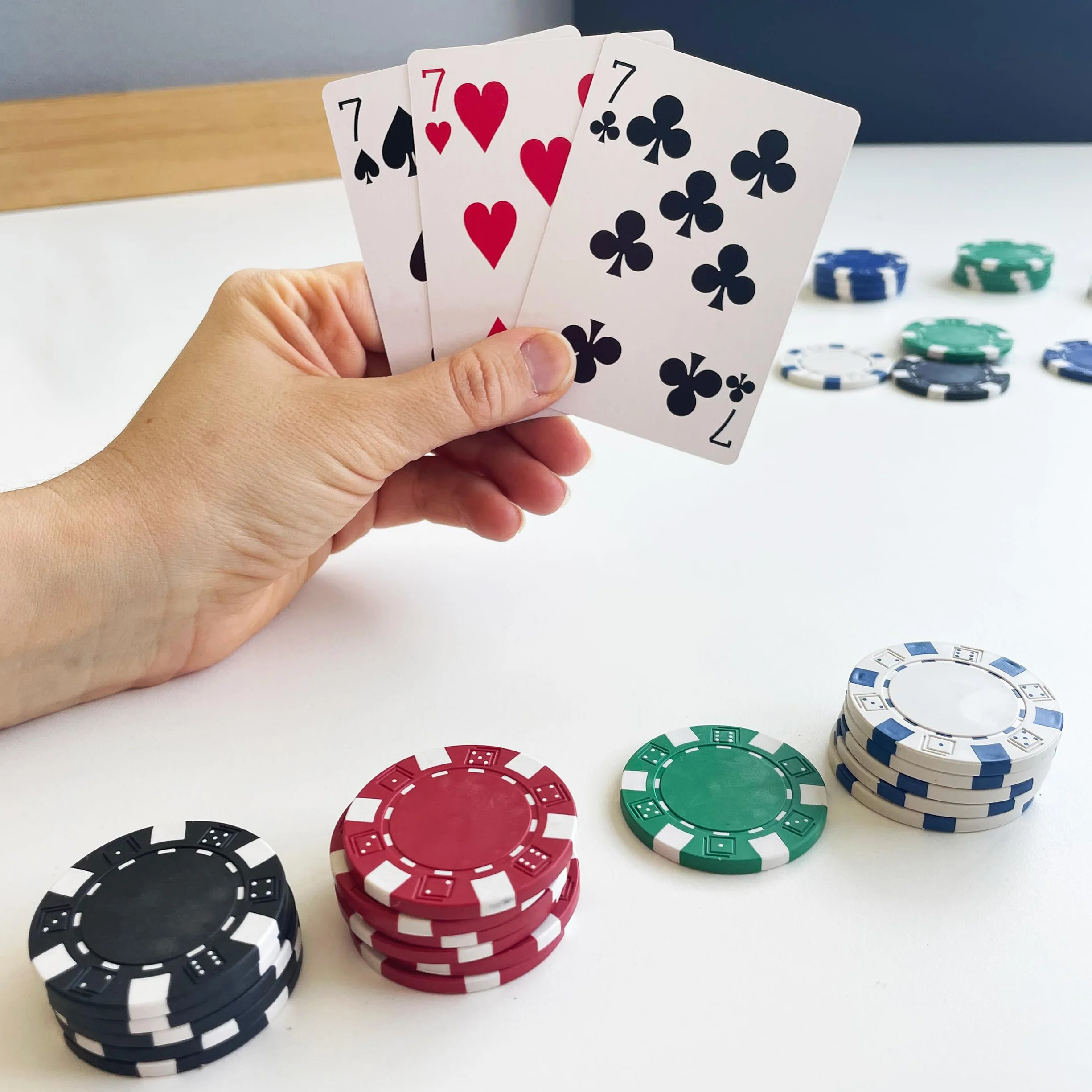 Goliath Classics 300 szt. Poker Chip Set w aluminiowej walizce