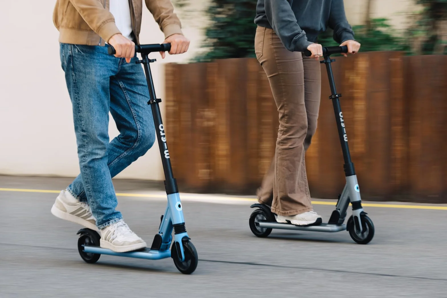 Micro - Hulajnoga dla Dzieci od 8 Lat i Dorosłych - Hulajnoga z Regulowaną Wysokością Kierownicy - z Amortyzacją i Kołami 145 mm - Składana