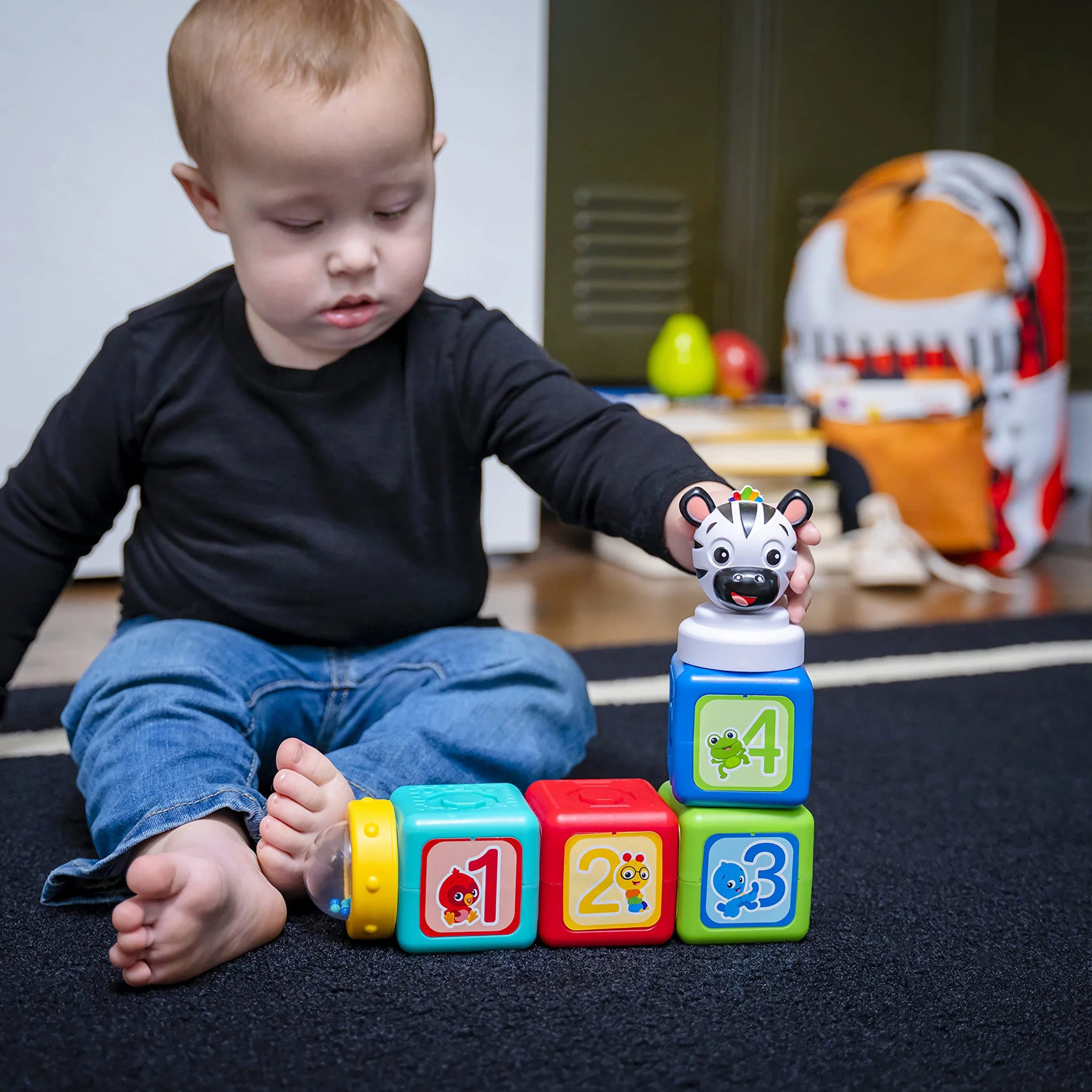 Baby Einstein Connectables Add & Stack Montessori magnetyczne bloki aktywności, w wieku od 6 miesięcy (6 sztuk), wielokolorowe, 16657