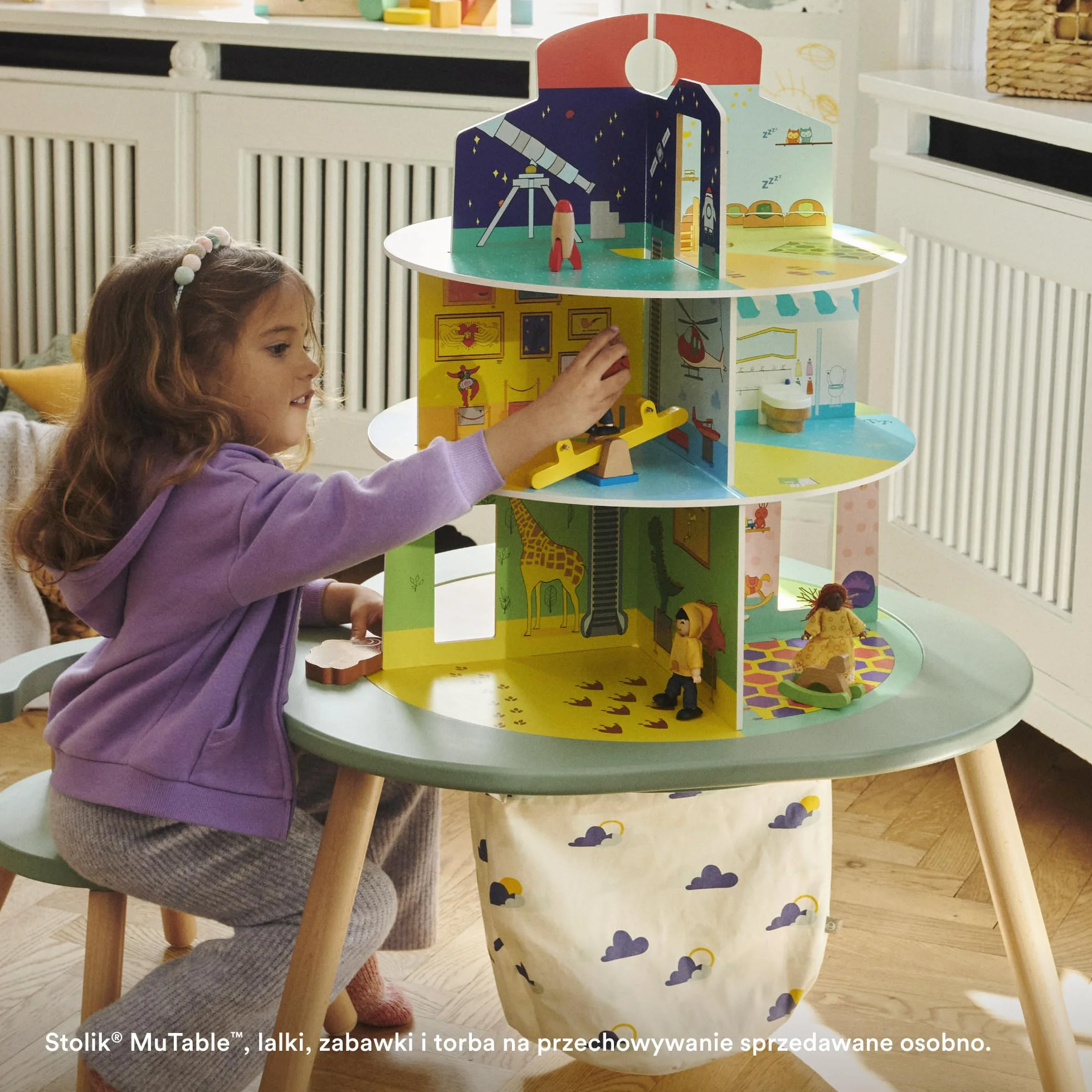 Domek do zabawy Stokke MuTable - nowy design 2023 r. - zawiera plac zabaw, dom rodzinny, muzeum i przedszkole - wykonany z drewna, montaż bez użycia śrub - dla dzieci w wieku 3+ lat