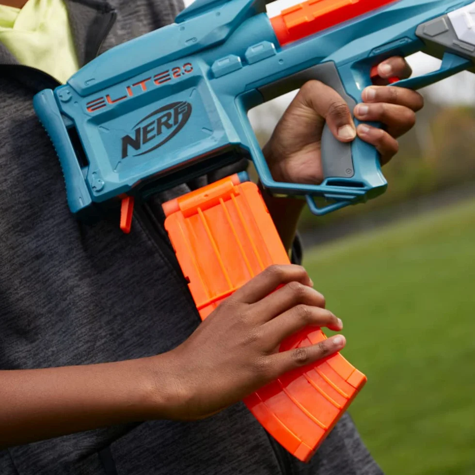 Wyrzutnia Nerf Elite 2.0 Motoblitz, zautomatyzowane wystrzeliwanie 10 strzałek, wystrzeliwanie 6 strzałek naraz funkcją Airblitz, magazynek, 22 strzałki Elite