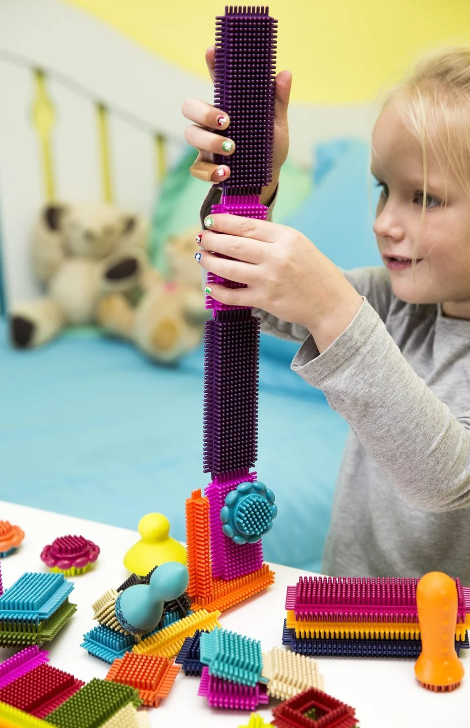 B. toys Stem klocki do układania w stosy, 68 elementów, do składania, z przechowywaniem – zabawki dla dzieci od 2 lat