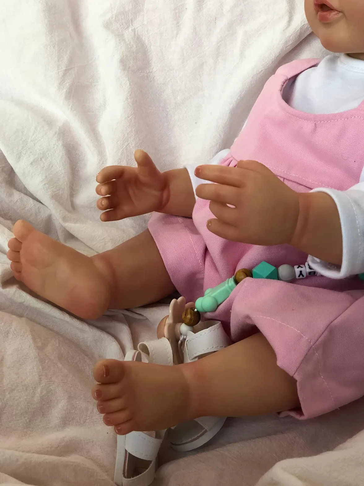 MineeQu 22 cale 55 cm Tak naprawdę słodki Przytulny wygląd dziecka Prawdziwe Reborn Baby Dolls Silikonowy winyl Całe ciało Realistyczny Noworodek Dziewczyna Lalki Dzieci Urodziny Zestaw upominków bożonarodzeniowych