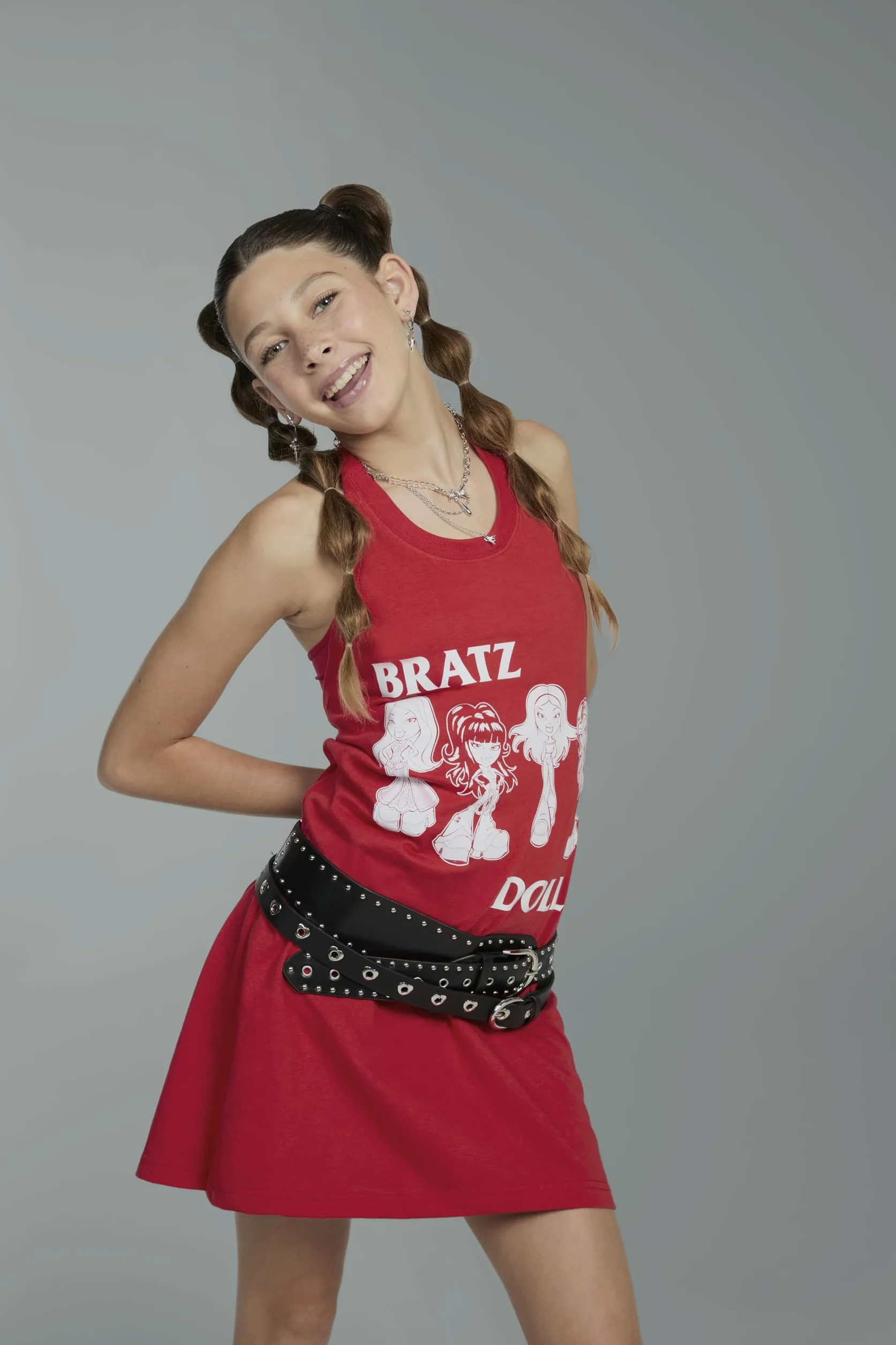 Bratz Stylin' Jade – Modna Lalka z Koszulką do Personalizacji dla Ciebie, w Zestawie Akcesoria – Urocza Zabawka dla Dziewczynek