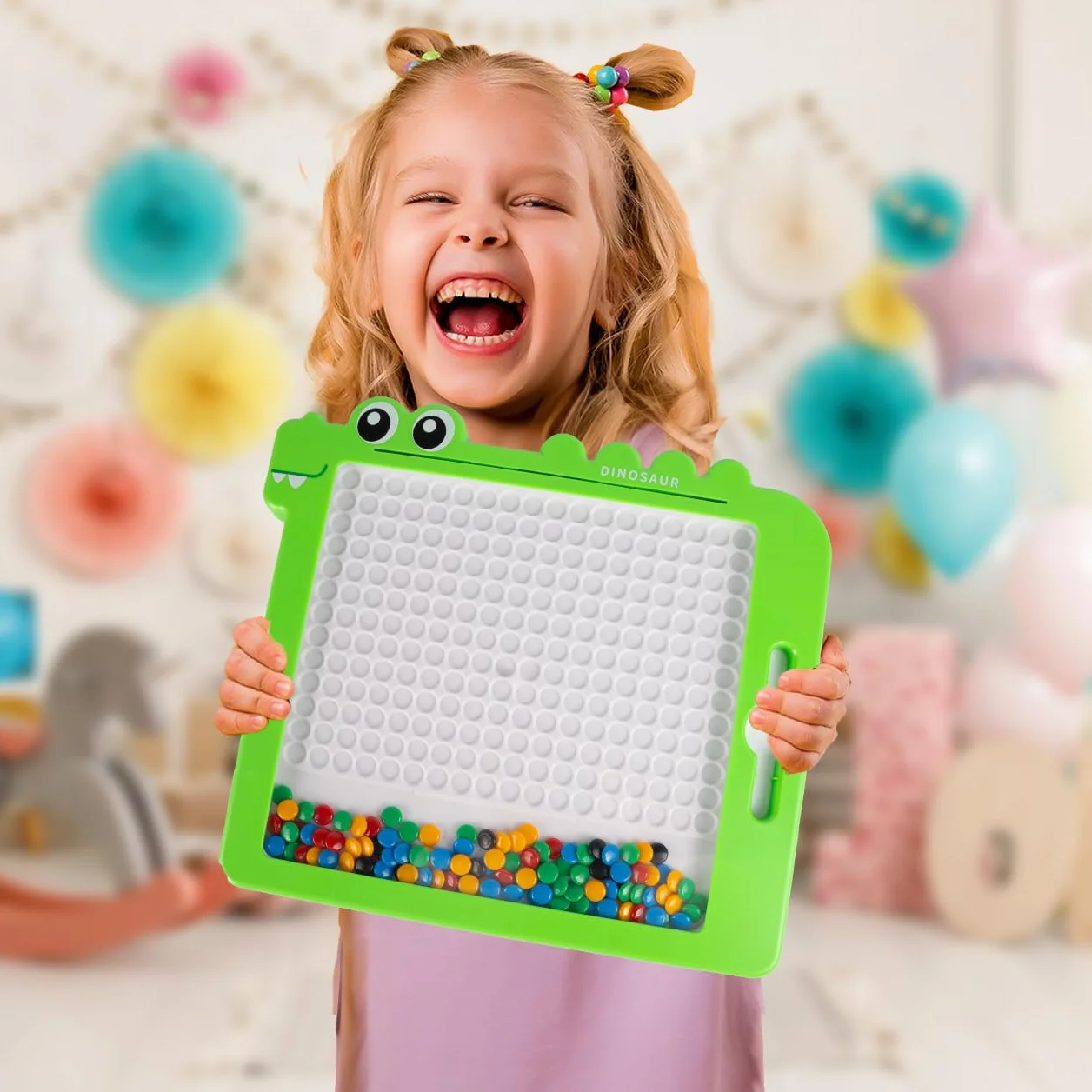MalPlay Montessori tablica magnetyczna dla dzieci, koraliki mozaikowe, szablony puzzli dinozaurów, 20 różnych szablonów, od 3 lat, gra magnetyczna