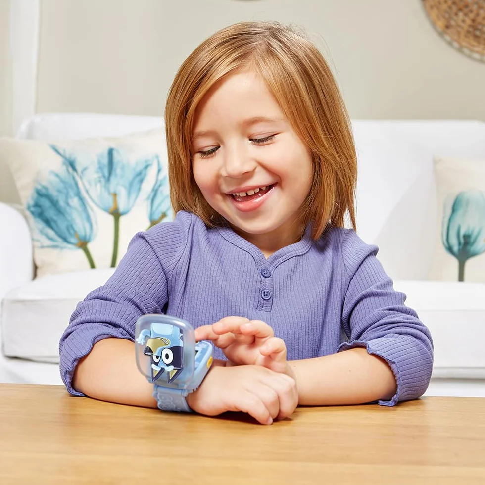 VTech - Bluey, interaktywny zegarek do gier, zegarek dla dzieci z klapką z anime, miękki pasek, 8 tarczy, 4 gry edukacyjne, prezent dla dzieci w wieku od 3 lat do 7 lat - zawartość w języku francuskim
