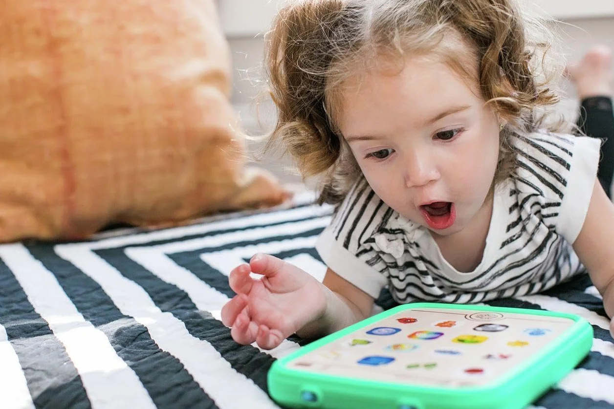 Baby Einstein E11778H48 Tablet, Wielokolorowy, ‎14,7 x 2,6 x 19 cm; 383 g