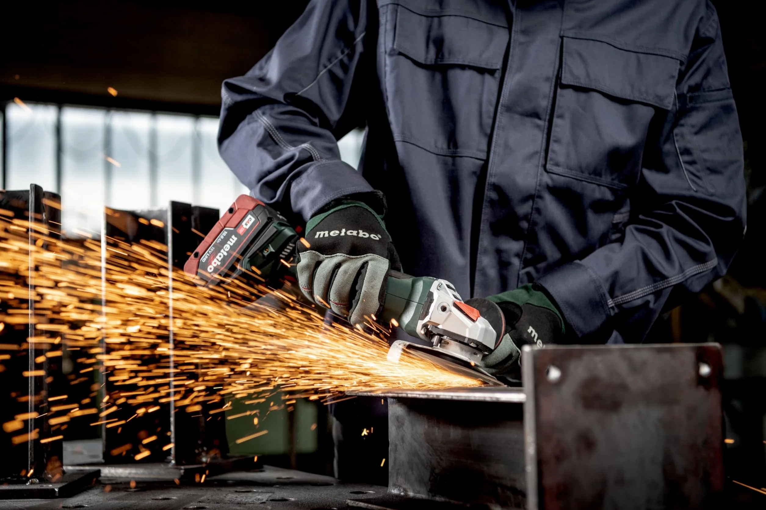 Metabo akumulatorowa szlifierka kątowa WVB 18 LT BL 11-125 Quick – 613057840 – 18 V – Szlifierka z wydajnym silnikiem bezszczotkowym – Bez akumulatora i ładowarki