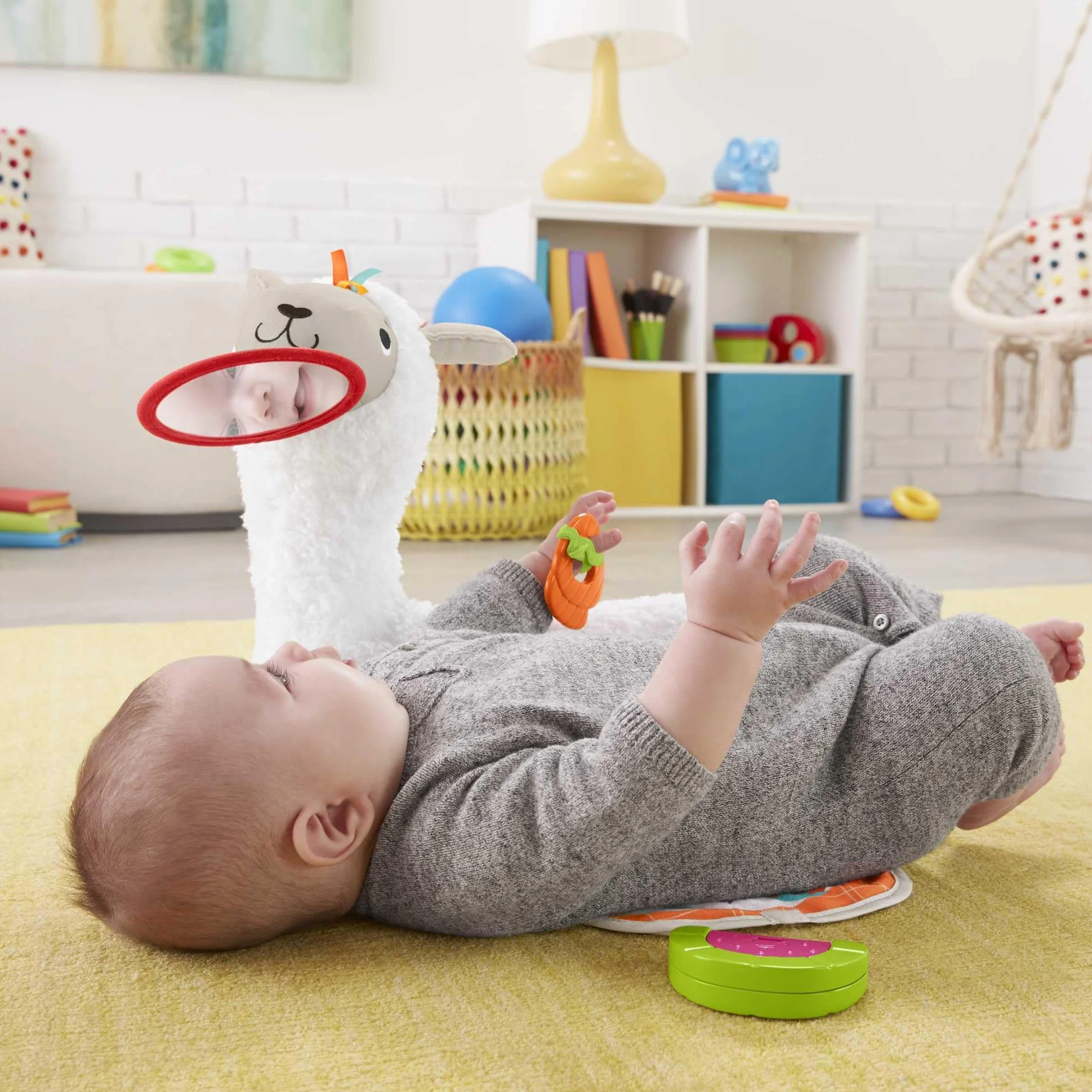 FisherPrice GLK39 4w1 Poduszka Sensoryczna do Zabawy Lamy dla Niemowląt od Urodzenia