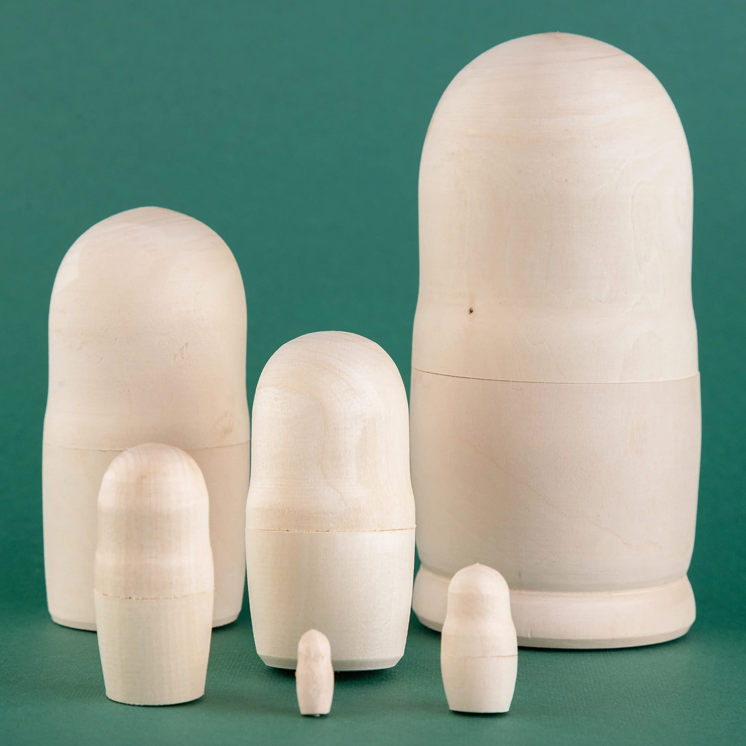 Heka Naturals Zestaw Niemalowanych Lalek Gniazdujących | Wszystkie Naturalne Drewniane Lalki Matryoshka Zestaw 6 (13cm) - Tradycyjne Dekoracje do Domu, Babushka, Drewniane Zabawki do Układania w Stosy