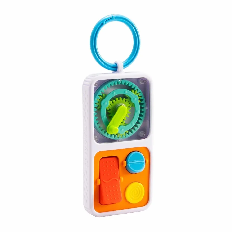Fat Brain Toys PlayTab Go, przenośna deska do aktywności sensorycznej z klipsem do przymocowania do toreb na pieluszki dla niemowląt i małych dzieci w wieku od 12 miesięcy+