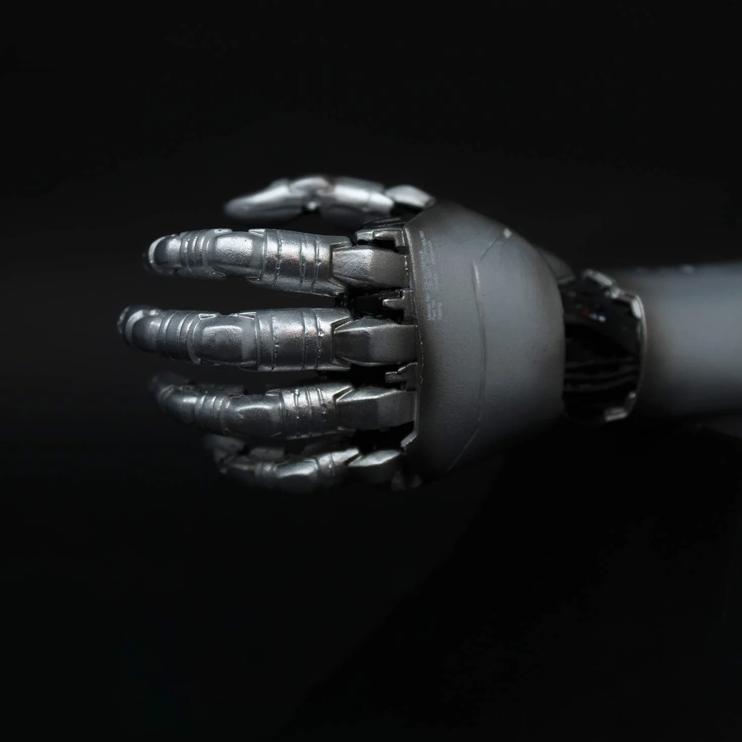Ramię Johnny Silverhand Cyberpunk 2077 30 cm