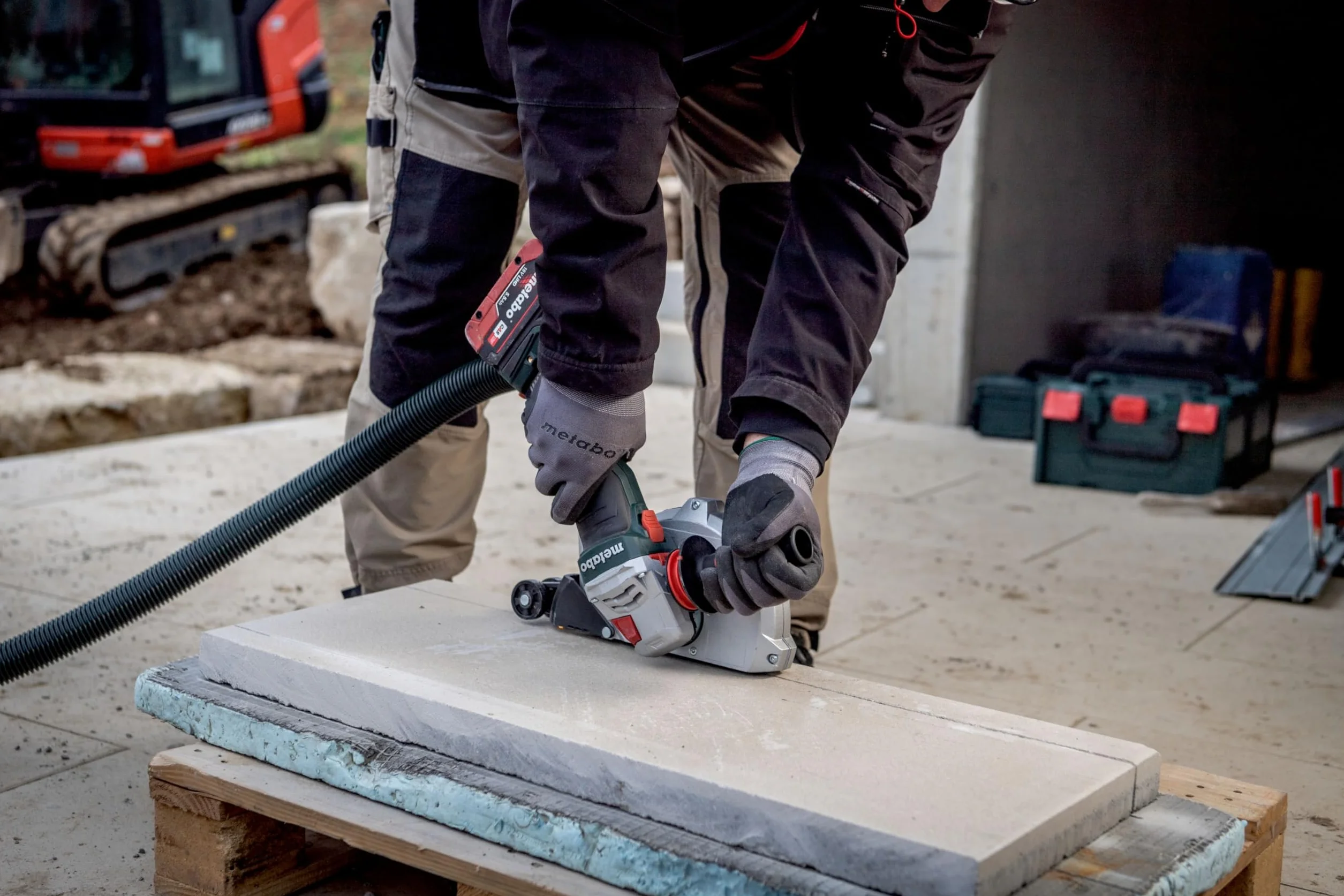 Metabo akumulatorowa szlifierka kątowa WVB 18 LT BL 11-125 Quick – 613057840 – 18 V – Szlifierka z wydajnym silnikiem bezszczotkowym – Bez akumulatora i ładowarki