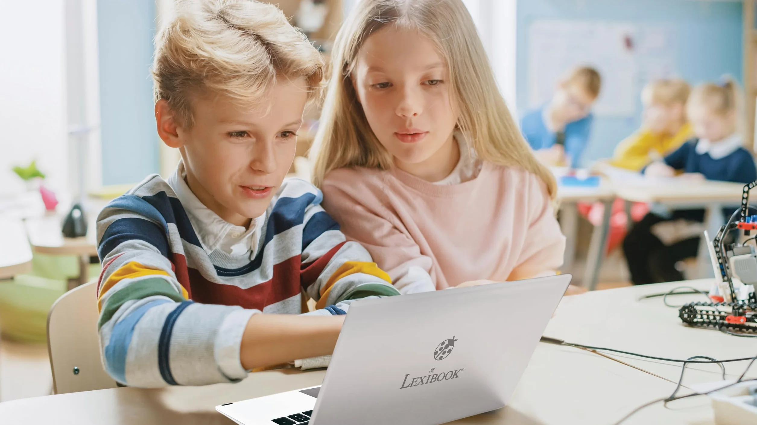 Lexibook, LAPTAB® 11, laptop z ekranem dotykowym, dla całej rodziny, treści edukacyjne i zabawne, działa z systemem Android™, kontrola rodzicielska, ultracienki i lekki, LT11FR