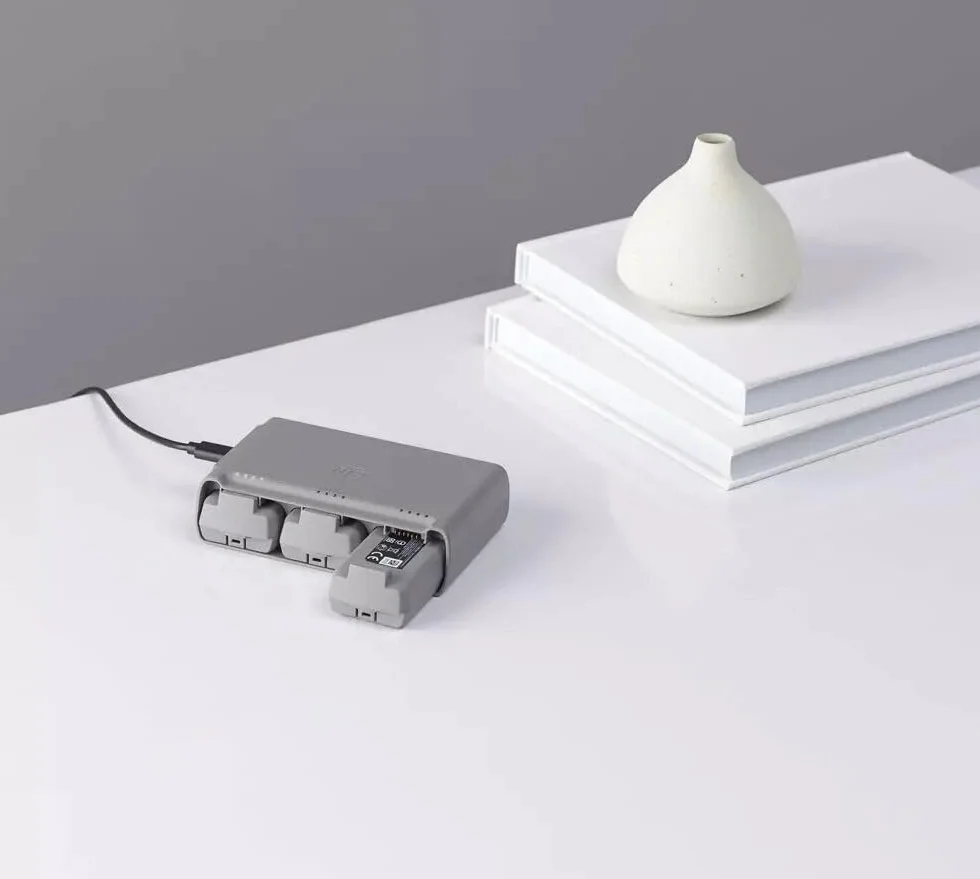 Dji Two-Way Charging Hub DJIMINI2CHAHUB Stacja Ładująca, Srebrny, do 3 baterii