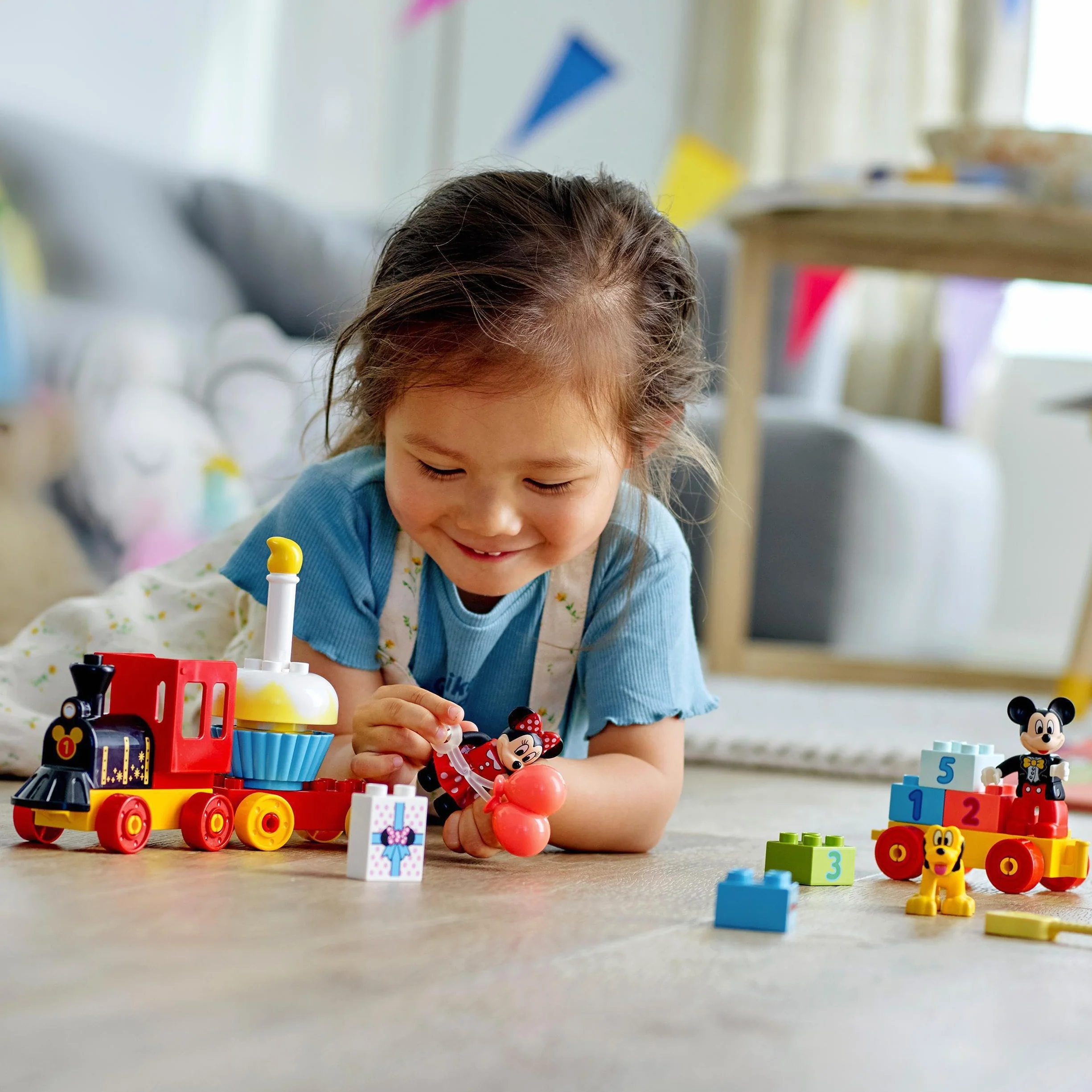 LEGO DUPLO ǀ Disney 10941 Urodzinowy pociąg myszek Miki i Minnie — edukacyjna zabawka z cyferkami dla dzieci (22 elementy)