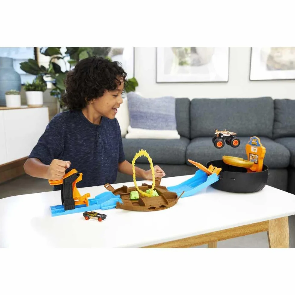 HOT WHEELS TOTAL HHY74 Hot Wheels Monster Trucks zestaw do gry w opony, wielokolorowy