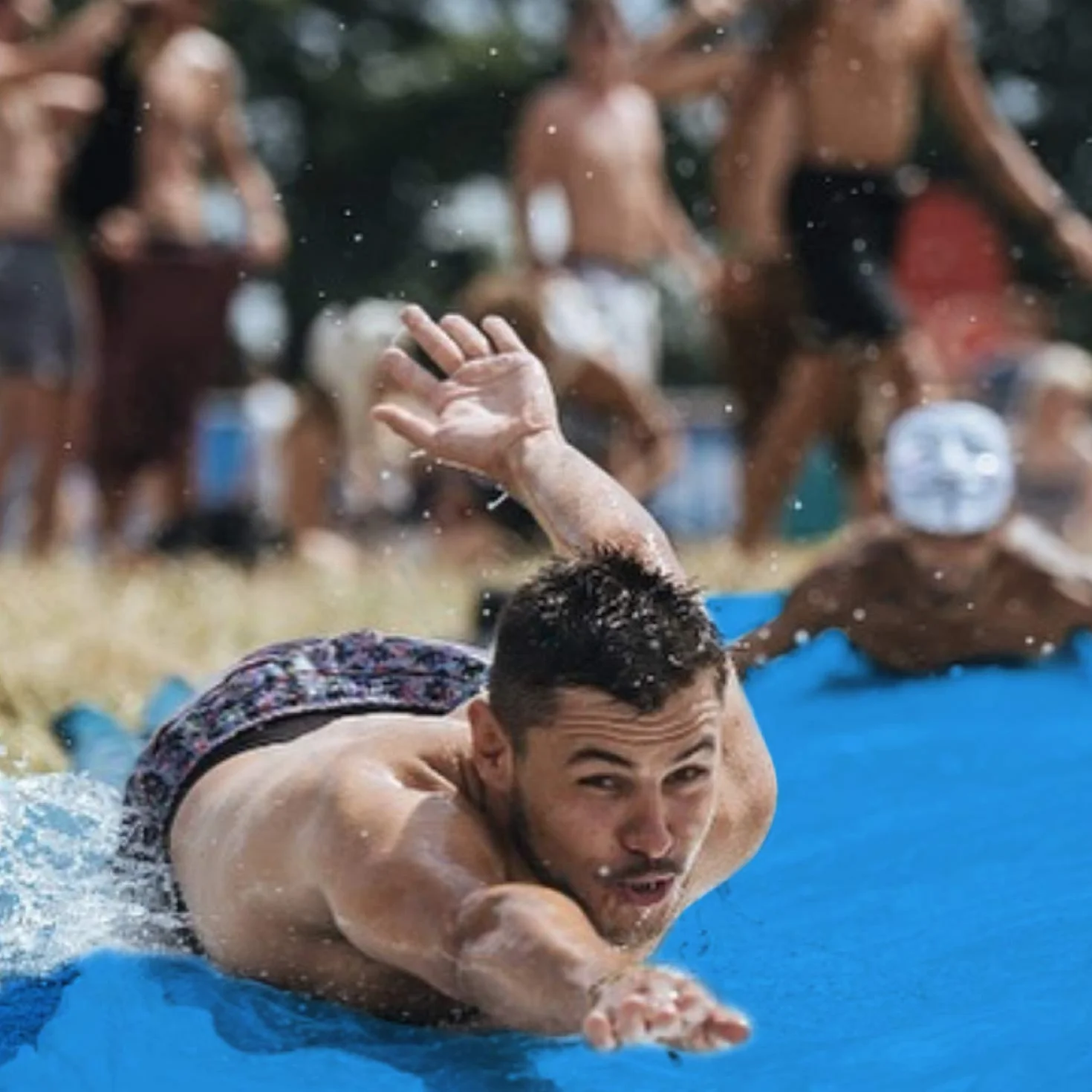 Officiell jätte slip och glid XXL | 10 meter bild | Högkvalitativ glidmatta | Snabbaste Slip'n Slide | Starkaste vattenrutschbanan | Utomhusvattensport | Spel | 100% kul | Husfest | OriginalCup®