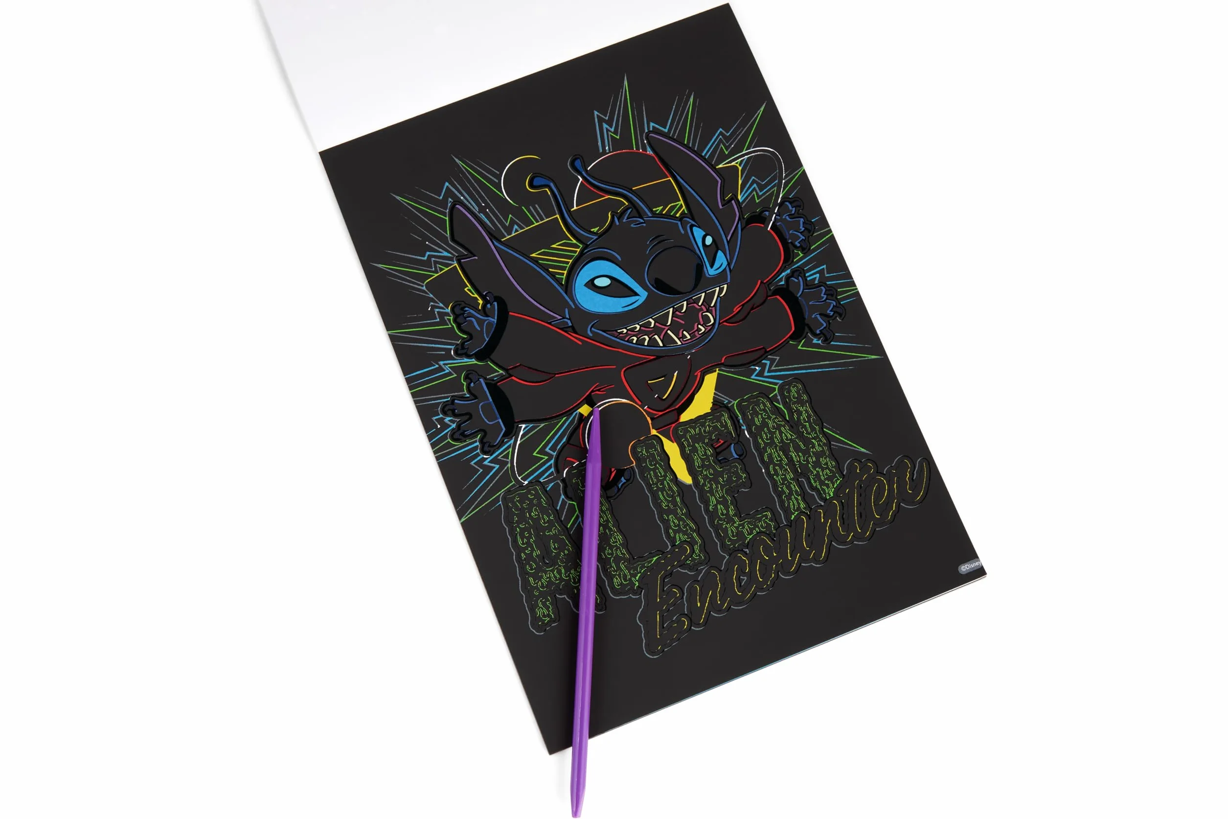 Disney Stitch obrazki do zdrapywania książka A5 dla dzieci | Scratch Art książka do majsterkowania z 15 motywami w formacie A5 | w zestawie drewniany pisak do drapania | efekt tęczy | kreatywny zestaw