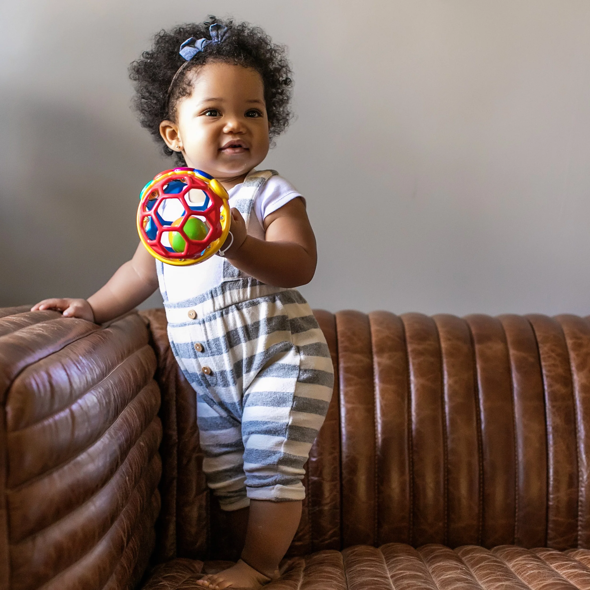Baby Einstein Bendy Ball Easy Grasp Oball grzechotka bez BPA, dla dzieci w wieku od 3 miesięcy