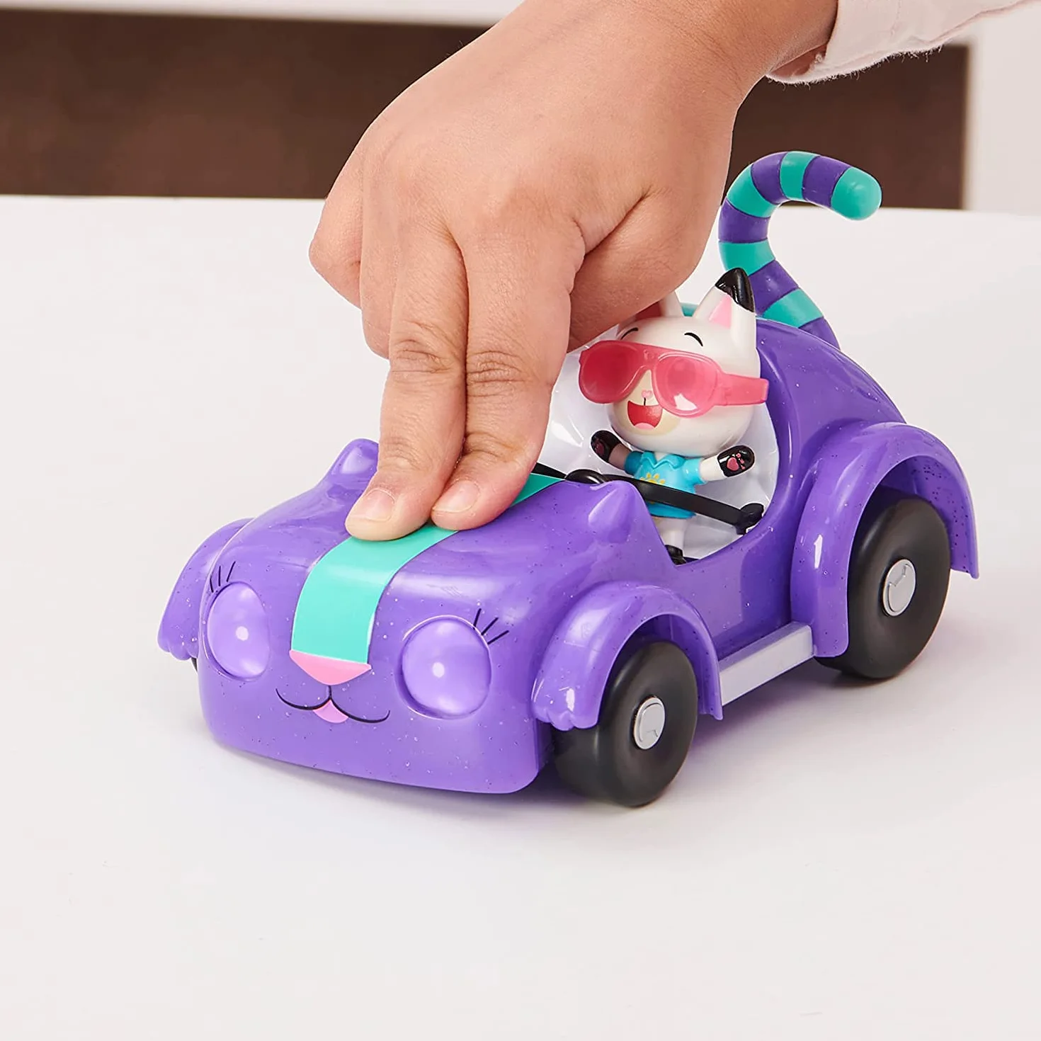 Domek dla lalek Gabby, samochód Carlita z figurką kolekcjonerską Pandy Paws i 2 akcesoriami, zabawki dla dzieci od 3 roku życia