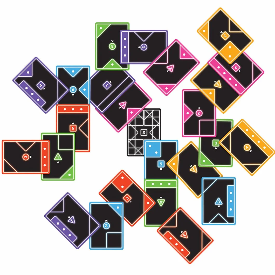 USAopoly | TACTA Multilingual | Strategiczna Gra Karciana, Obróć Przewróć Ustaw, Stale Rosnąca Plansza, Wielojęzyczne Zasady | 2 Do 8 Graczy | 20 Plus Minut