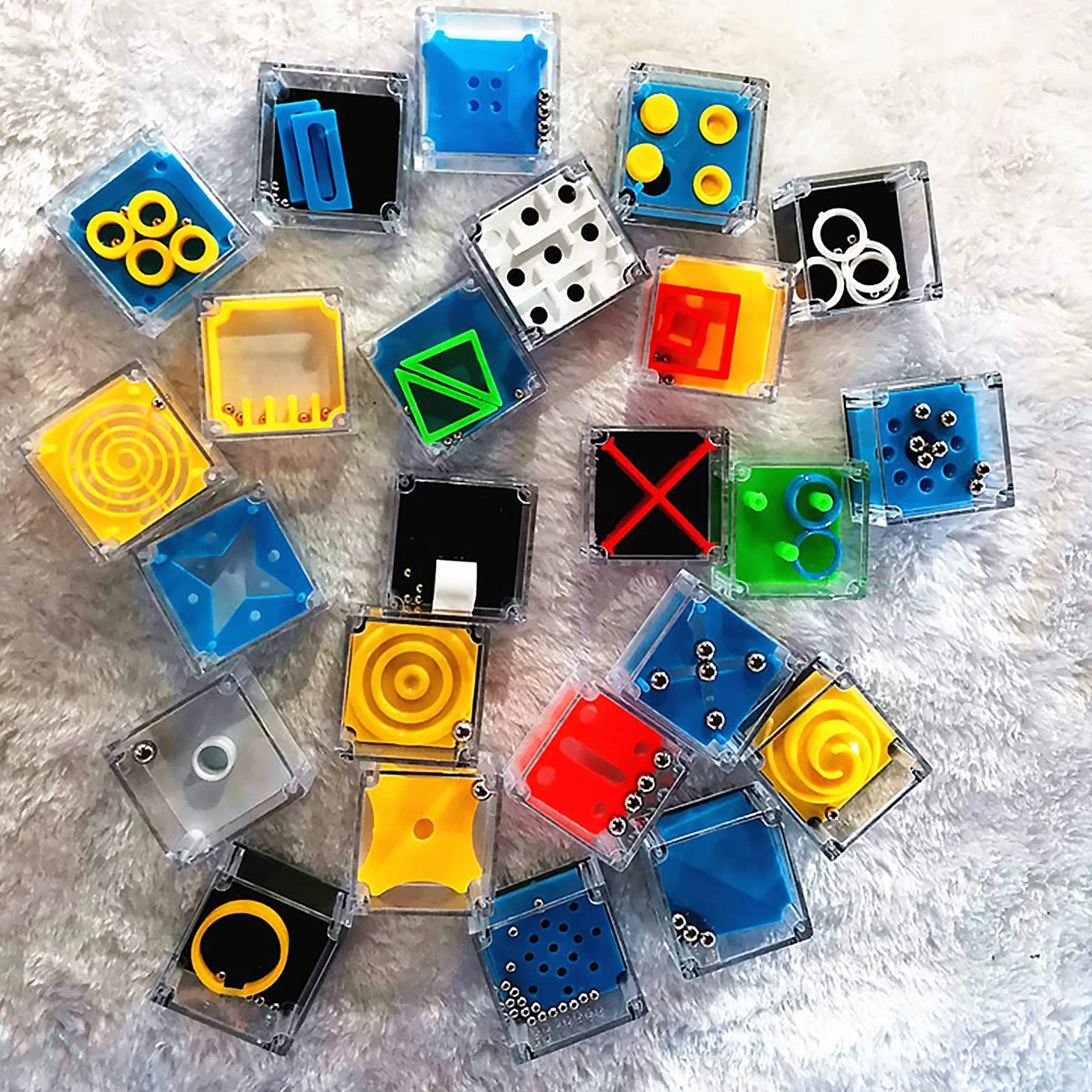 24 sztuki mini gier cierpliwości, mini gra logiczna, gra w cierpliwość, gra zręcznościowa, gra zręcznościowa, gra logiczna dla dzieci i dorosłych, wspomaga koncentrację, łagodzenie stresu