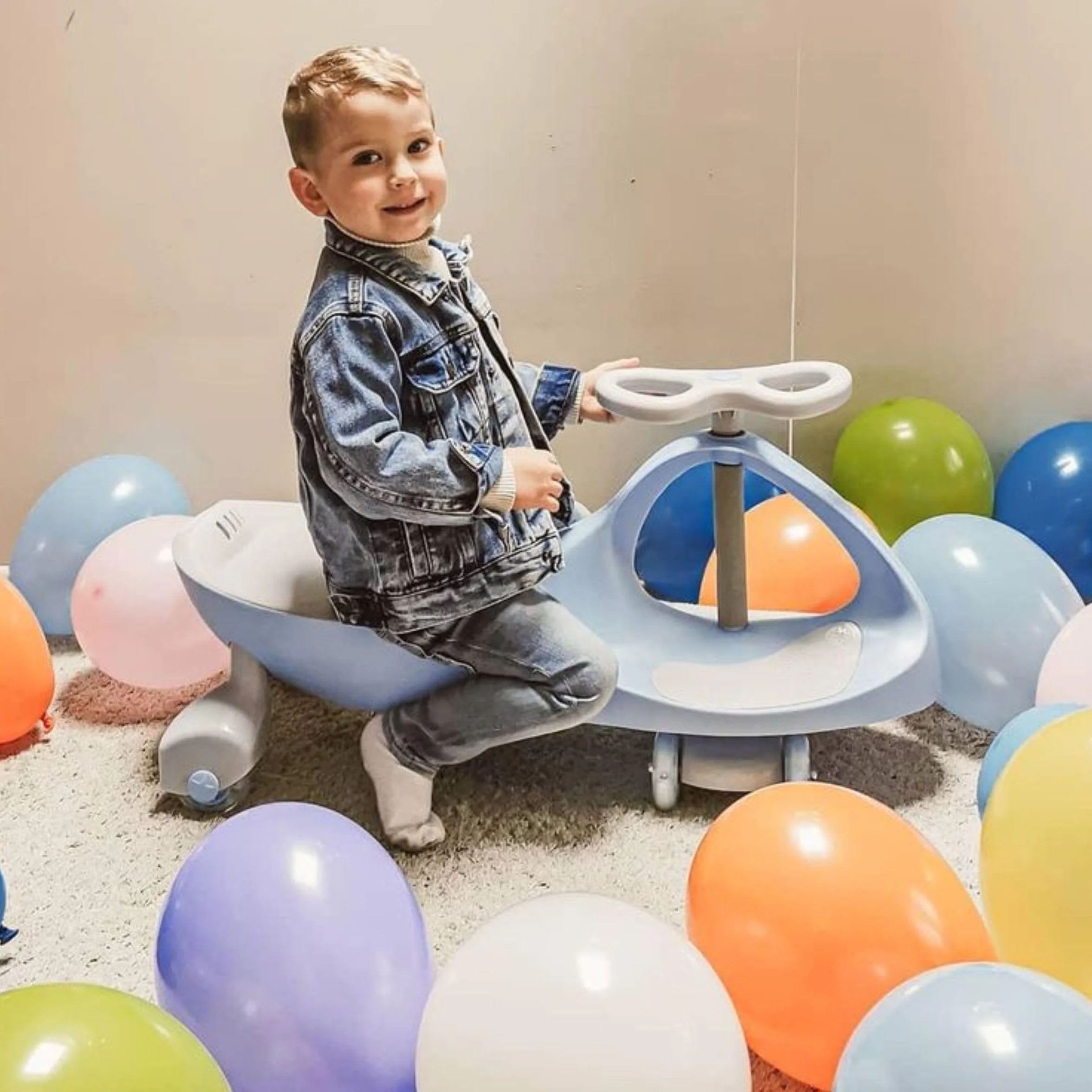 Jeździk dla Dzieci 3+, Samochodzik TwistCar, Auto dla Malucha, Pojazd dla Chłopca i Dziewczynki, Autko Twist Car z Kierownicą, Kauczukowe Koła, Obciążenie do 120 kg, Niebieski LED