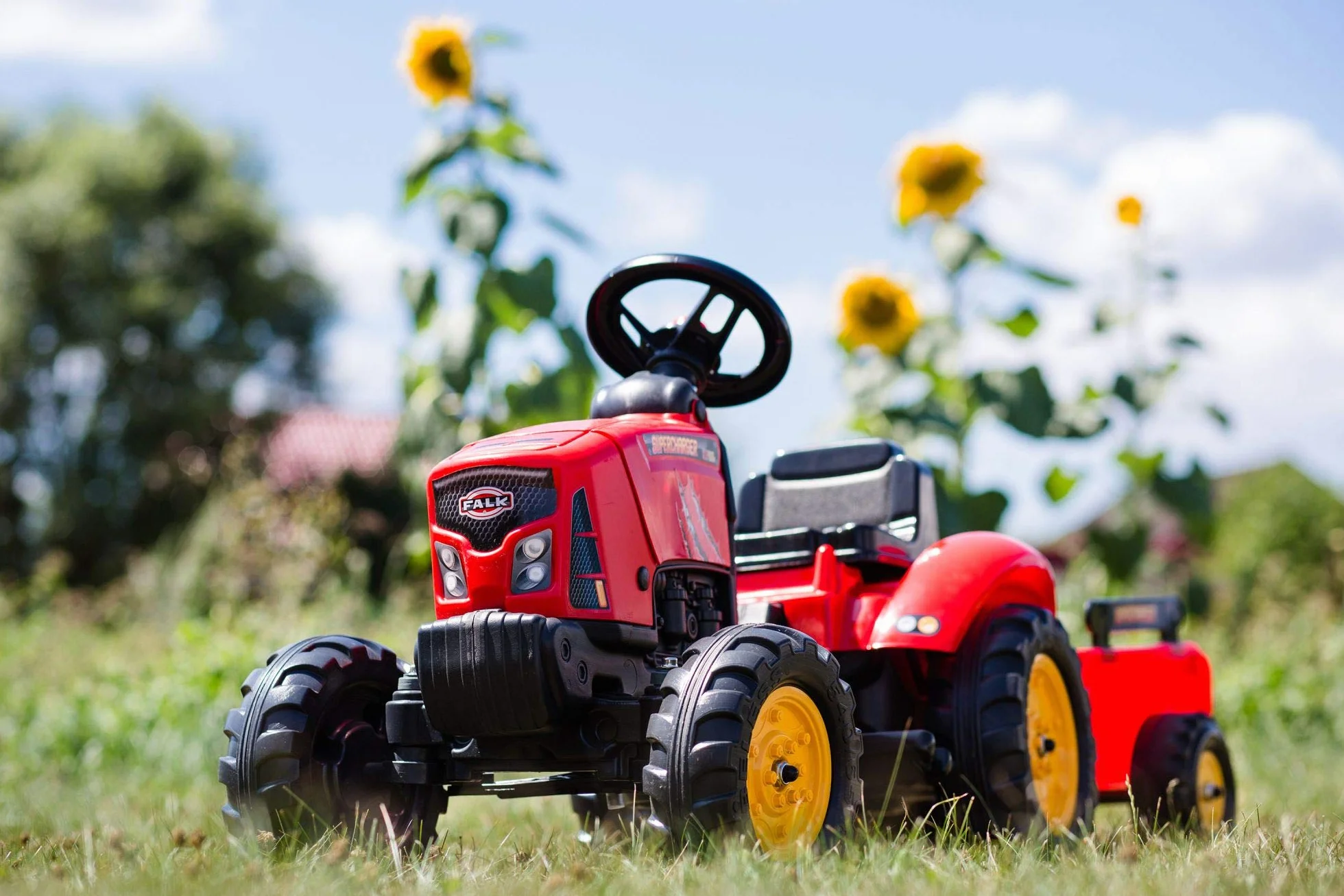 Falk – Traktor z pedałami SuperCharger z przyczepą – od 2 lat – wyprodukowany we Francji – pokrywa otwierana – pilot z kierownicą z klaksonem, 2030AB