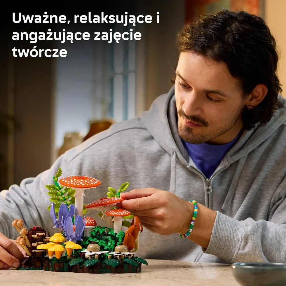LEGO Botanicals Grzyby leśne, zestaw konstrukcyjny dla dorosłych, roślinna ozdoba do salonu z muchomorem i kwiatami, pomysł na prezent dla kobiety, mężczyzny i miłośników roślin 11505
