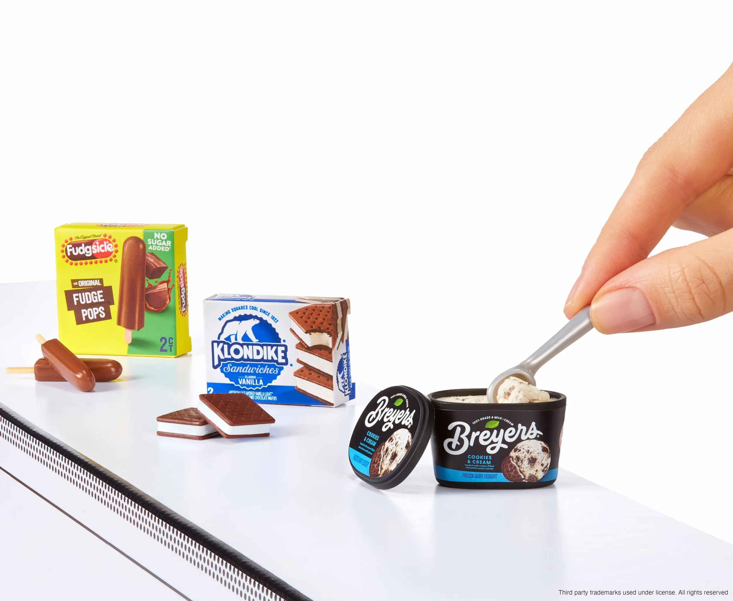 MGA's Miniverse Real Brands Mini Przedmioty Kolekcjonerskie Repliki Żywności Niejadalne dla 8+ Lat