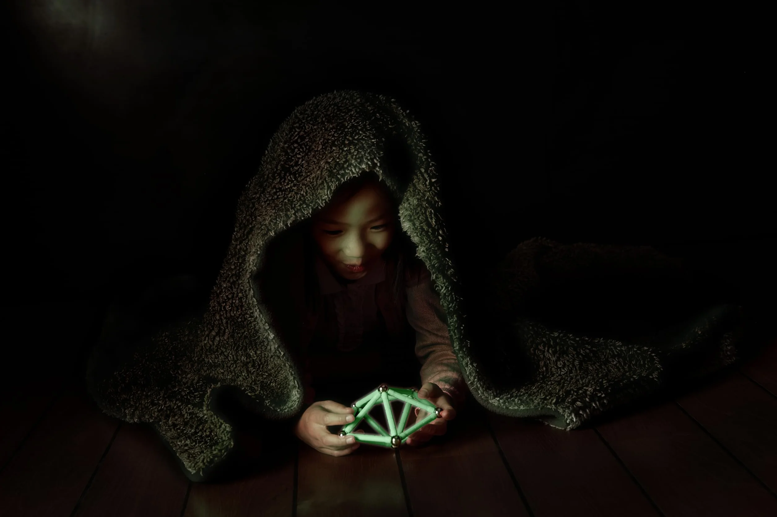 Geomag, Glow Recycled, fosforyzujące konstrukcje magnetyczne, fosforyzujące pręty magnetyczne, opakowanie 60 sztuk, 100% plastik z recyklingu, umiejętności kreatywne