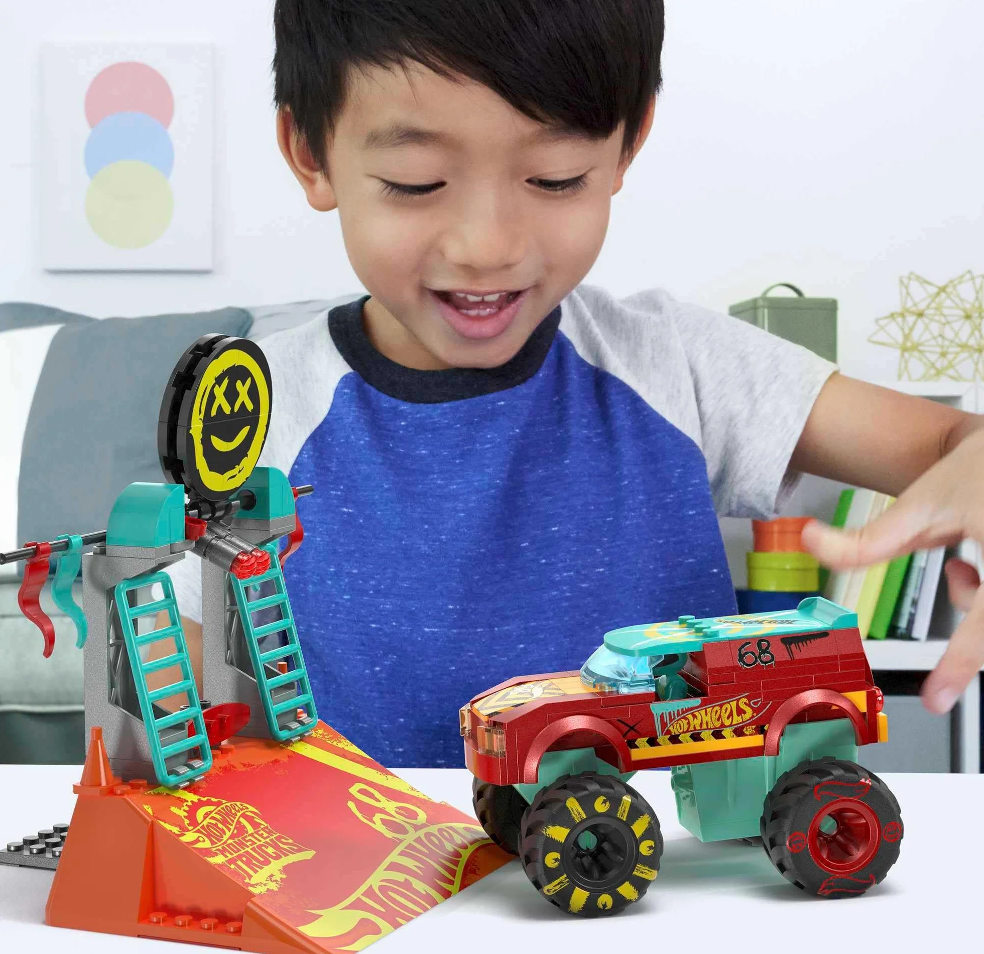 MEGA Hot Wheels Monster Trucks Demo Derby Ekstremalna sztuczka Zestaw konstrukcyjny zawierający 151 elementów i 1 mikrofigurkę, czerwony pojazd, pomysły na prezent dla dzieci, HNG53
