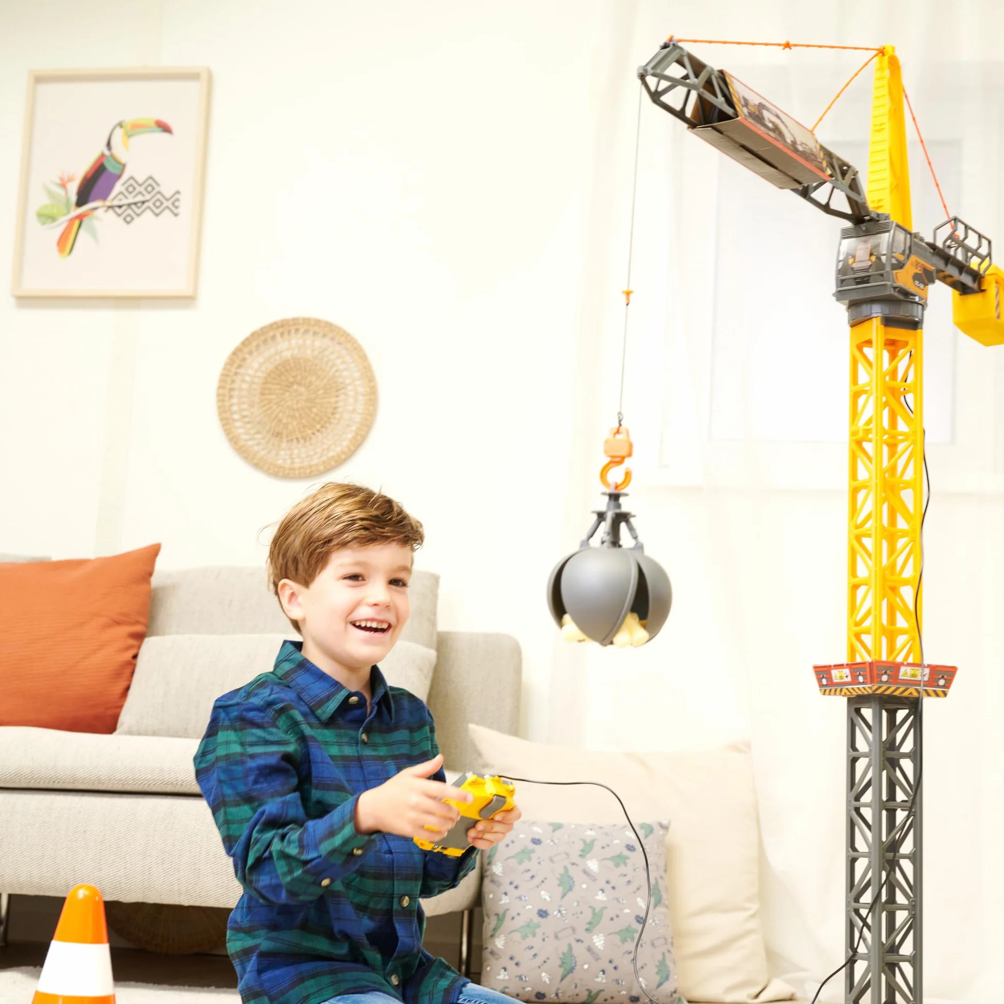Dickie Toys 203729022 Volvo Dźwig Zdalnie sterowany, obrót 360°, kula wyburzeniowa z funkcją otwierania i chwytania przedmiotów, wysokość: 110 cm.