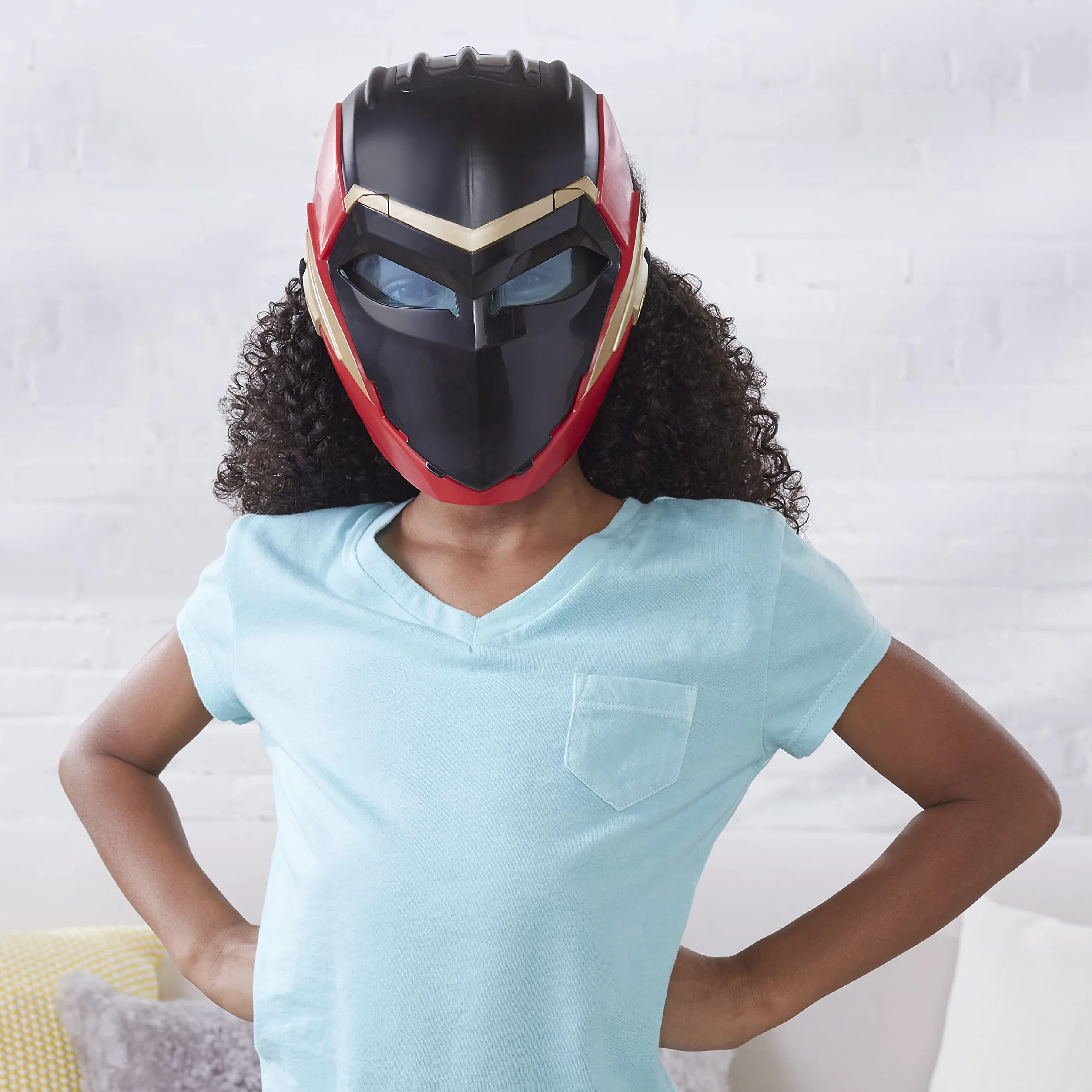 Marvel Hasbro Studios czarna pantera Wakanda Forever Ironheart Flip FX świecąca maska, zabawka do odgrywania ról dla dzieci w wieku 5 lat, F6097, wielokolorowa