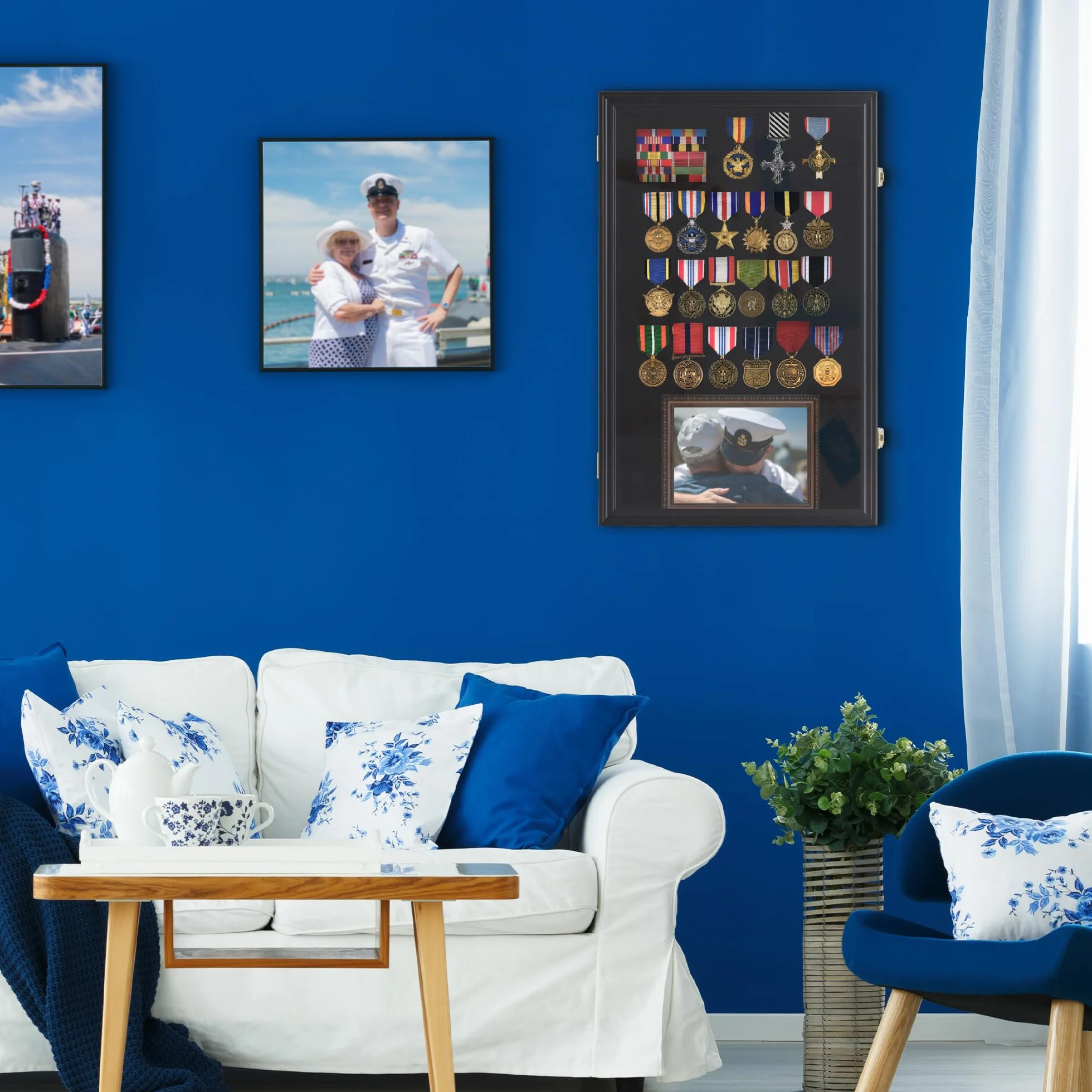 DUŻA gablota z pinami Shadow Box Flag Display Case, ze szklanymi drzwiami, czarna PC04-BL od DisplayGifts