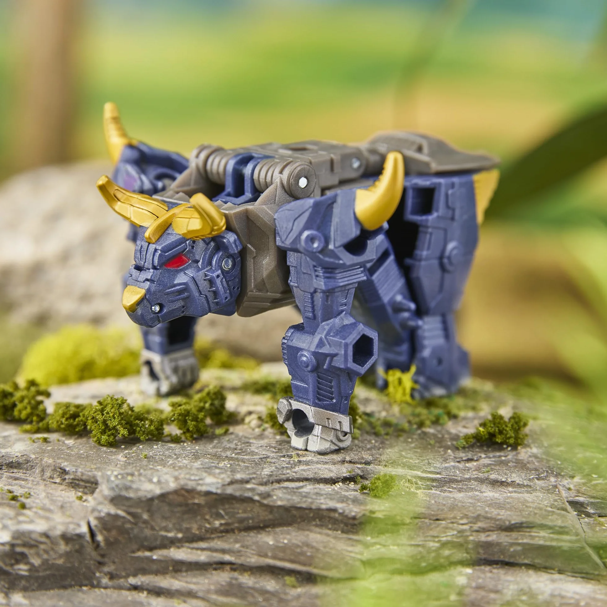 Figurka Megatrona z kolekcji Transformers CYBERWORLD Cyber Changers