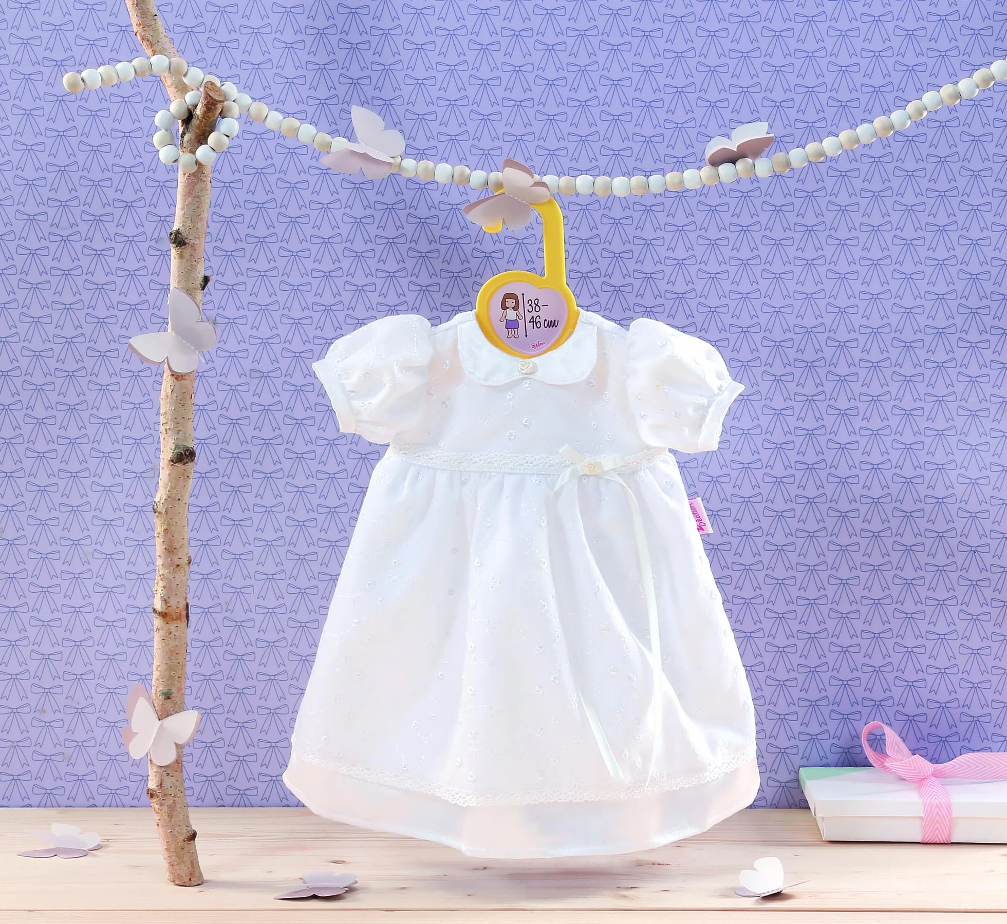 Dolly Moda Zapf Creation sukienka do chrztu 43 cm biała z haftem kwiatowym