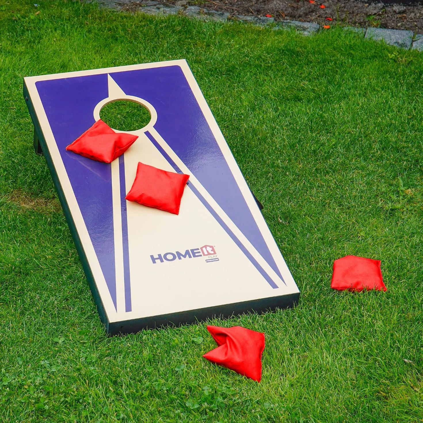 HOME It Play - Zestaw Cornhole z torbami do rzucania - 2 deski + 8 worków - kompaktowy zestaw outdoorowy z uchwytami - idealny do ogrodu na plażę i kemping