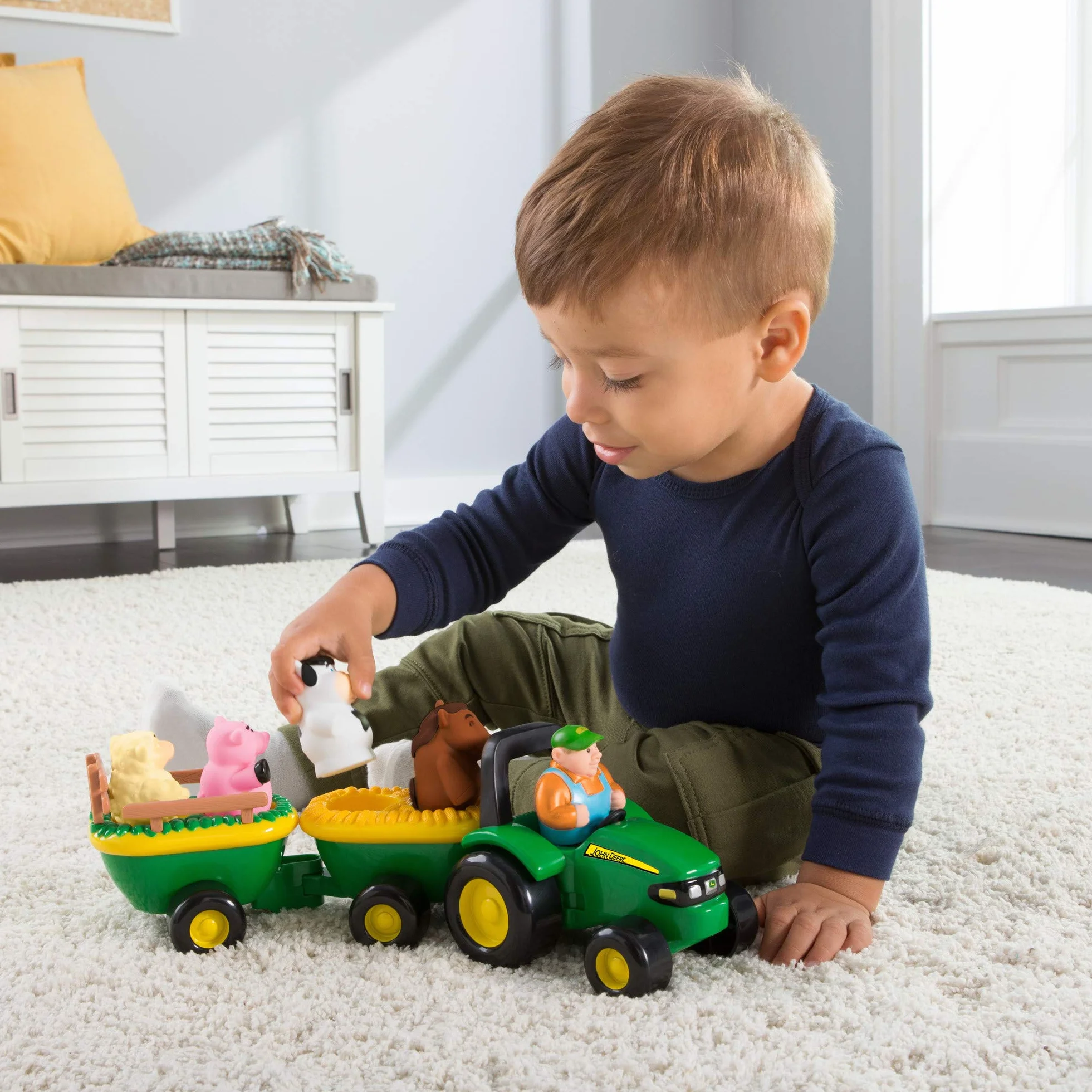John Deere 34908 wózek z odgłosami zwierząt, zabawka z rolnikiem i 4 zwierzętami do zabawy wewnątrz i na zewnątrz, zabawka dla chłopców, prezent dla małych dzieci, dla dzieci od 18 miesięcy