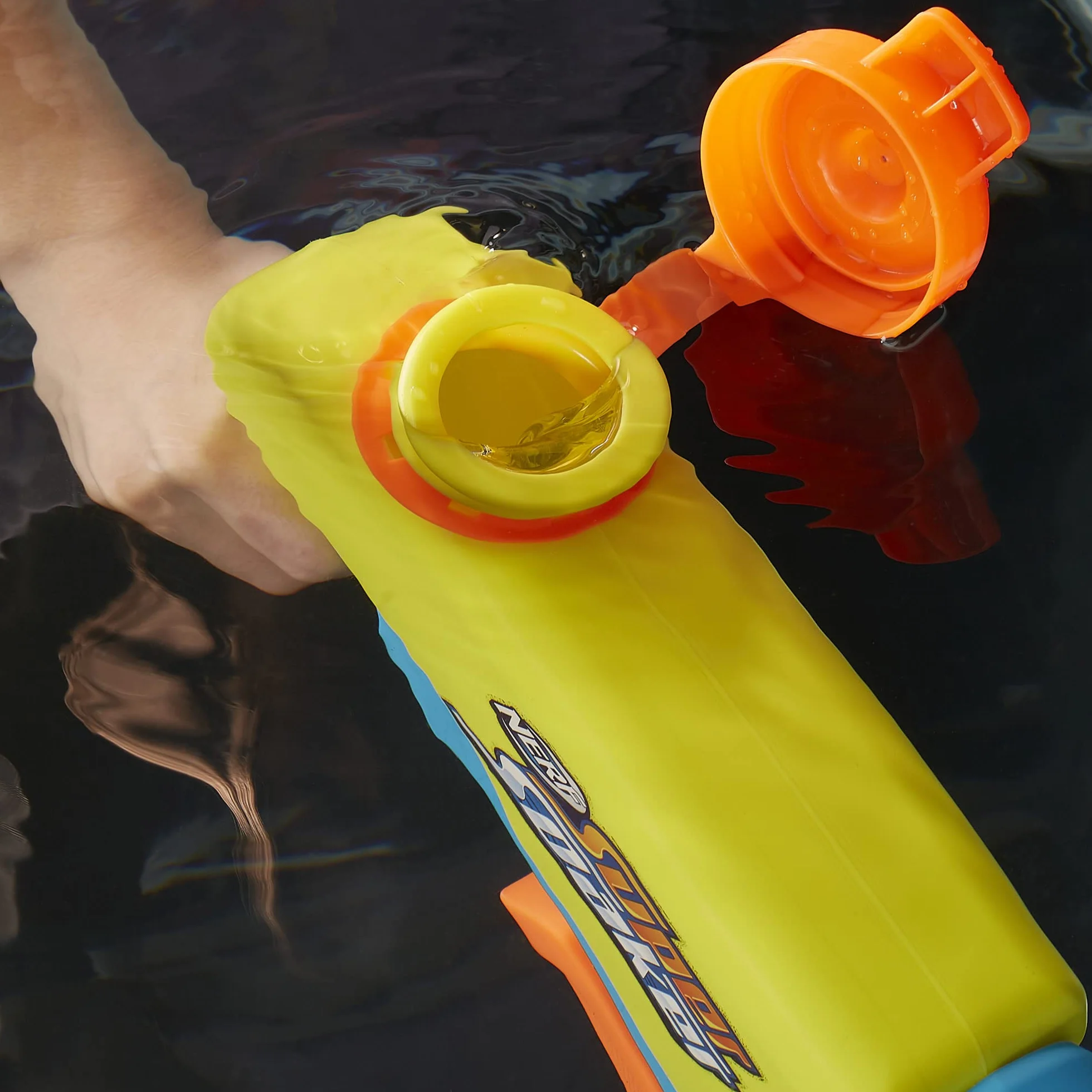 Nerf Super Soaker Wave Spray Blaster na wodę | Zabawka outdoorowa na plażę i do ogrodu dla dzieci | Falujący strumień wody - zbiornik 887 ml| Pomysł na prezent dla 6-latka, dla chłopców i dziewczynek