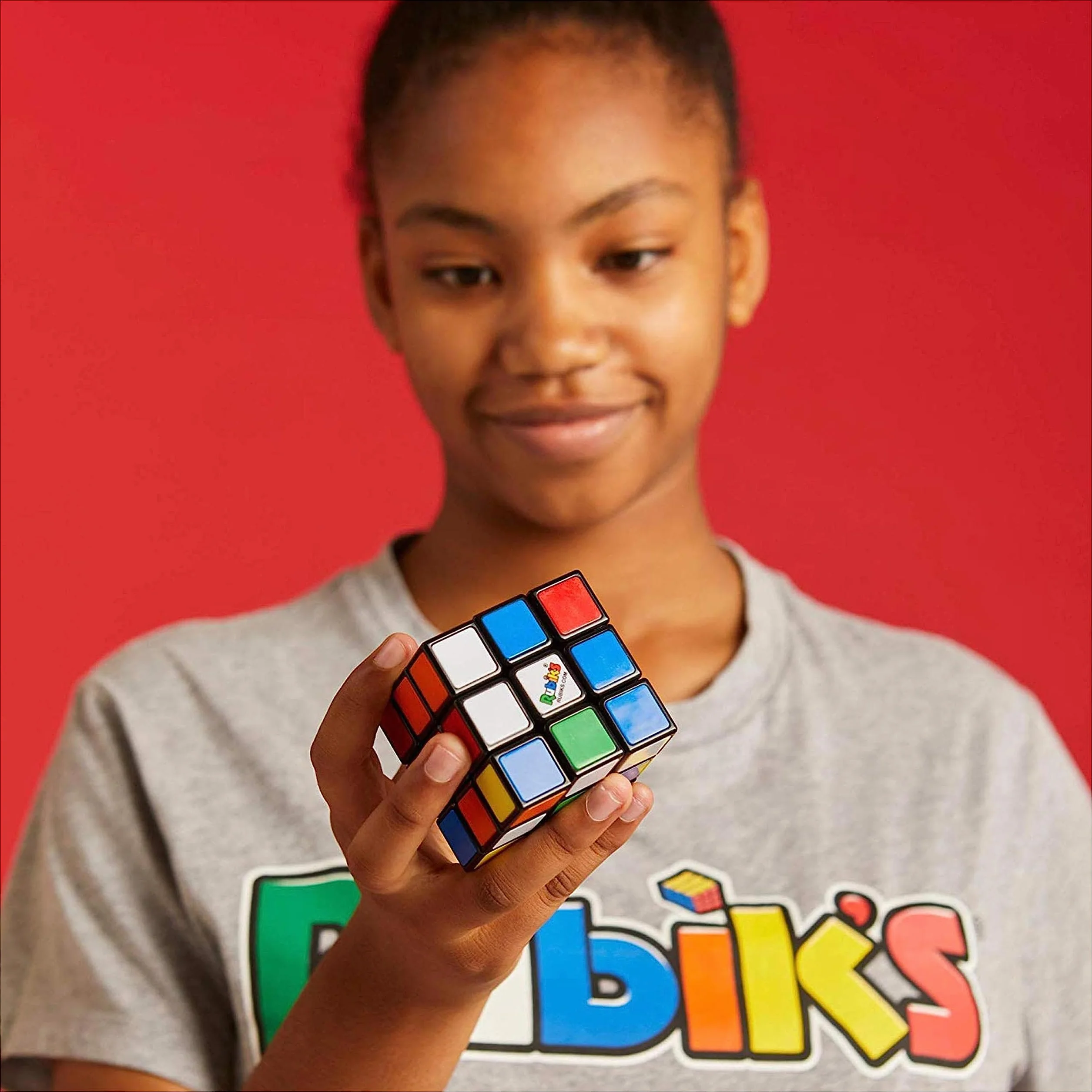 RUBIK'S CUBE 3X3 - Kolorowa gra puzzli Rubik's 3X3 - Puzzle 3x3 Oryginalne dopasowanie kolorów - Klasyczny Cube Problem z 1 przewodnikiem - 6063968 - Zabawka dla dzieci 8 lat i +