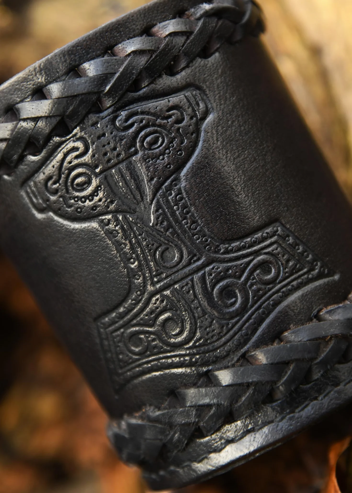 Ulfberth - Wysokiej jakości wikiński kubeczek do gry z motywem Mjölnir, prawdziwa skóra, średniowieczny kubek ze skóry, LARP, Reenactment (Czarny Młot Thora)
