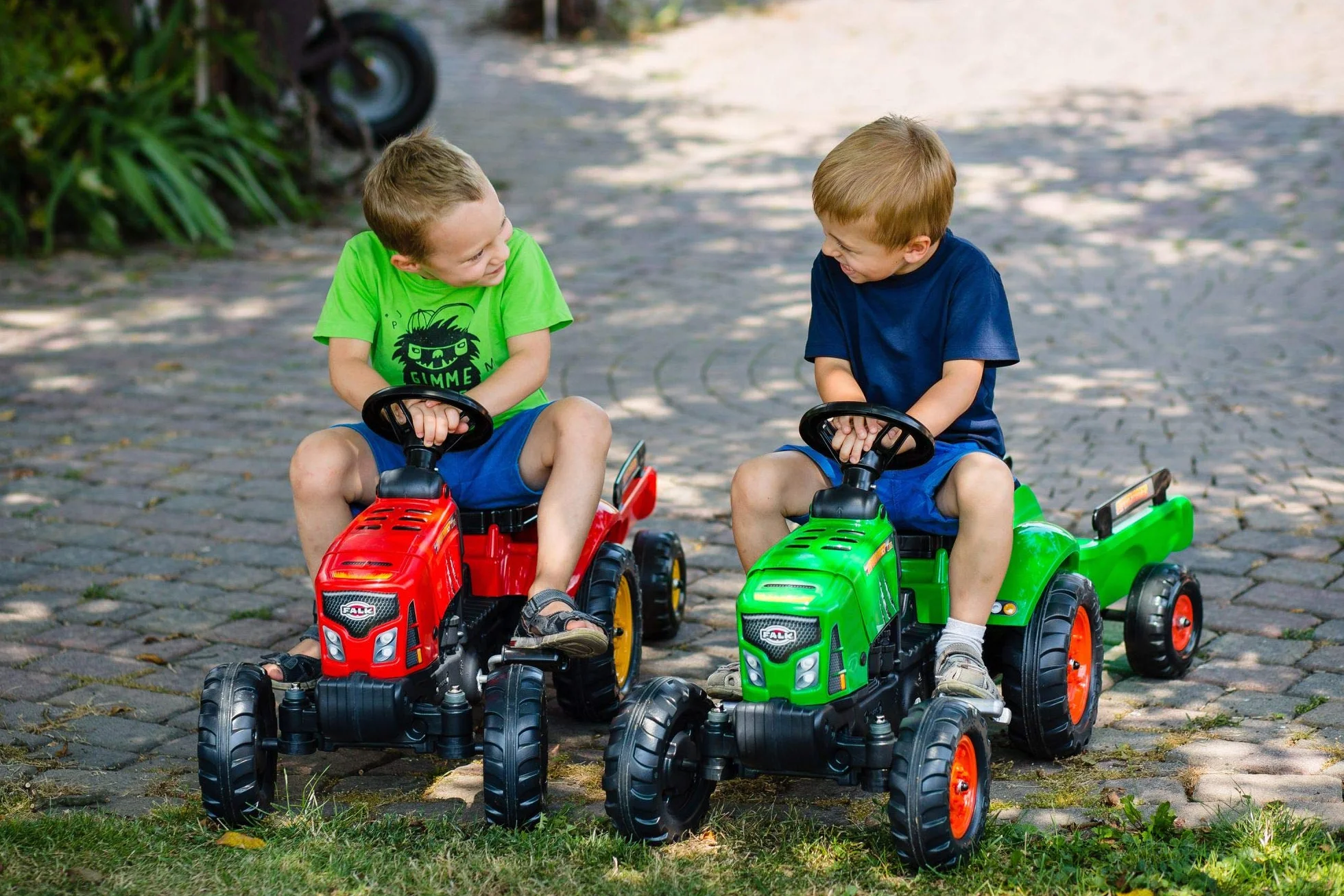 Falk – Traktor z pedałami SuperCharger z przyczepą – od 2 lat – wyprodukowany we Francji – pokrywa otwierana – pilot z kierownicą z klaksonem, 2030AB