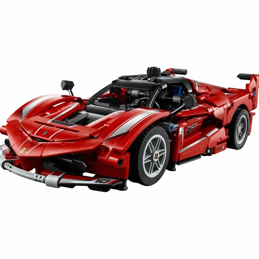 LEGO Technic Ferrari FXX K, model samochodu do składania dla dzieci i fanów motoryzacji, zabawka konstrukcyjna, pomysł na prezent dla 10-latka i dekoracje do pokoju chłopca i dziewczynki 42212